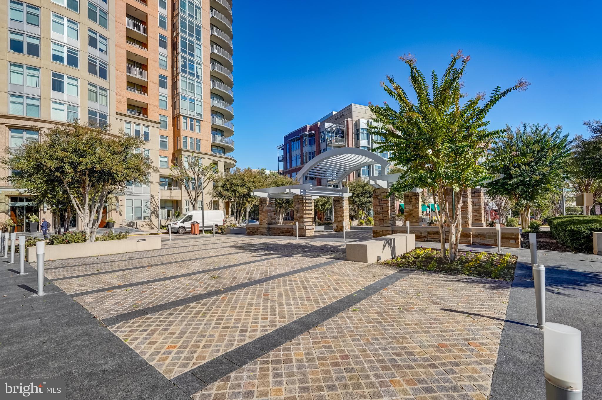 ONE PARK CREST CONDOMINIUM - Residential