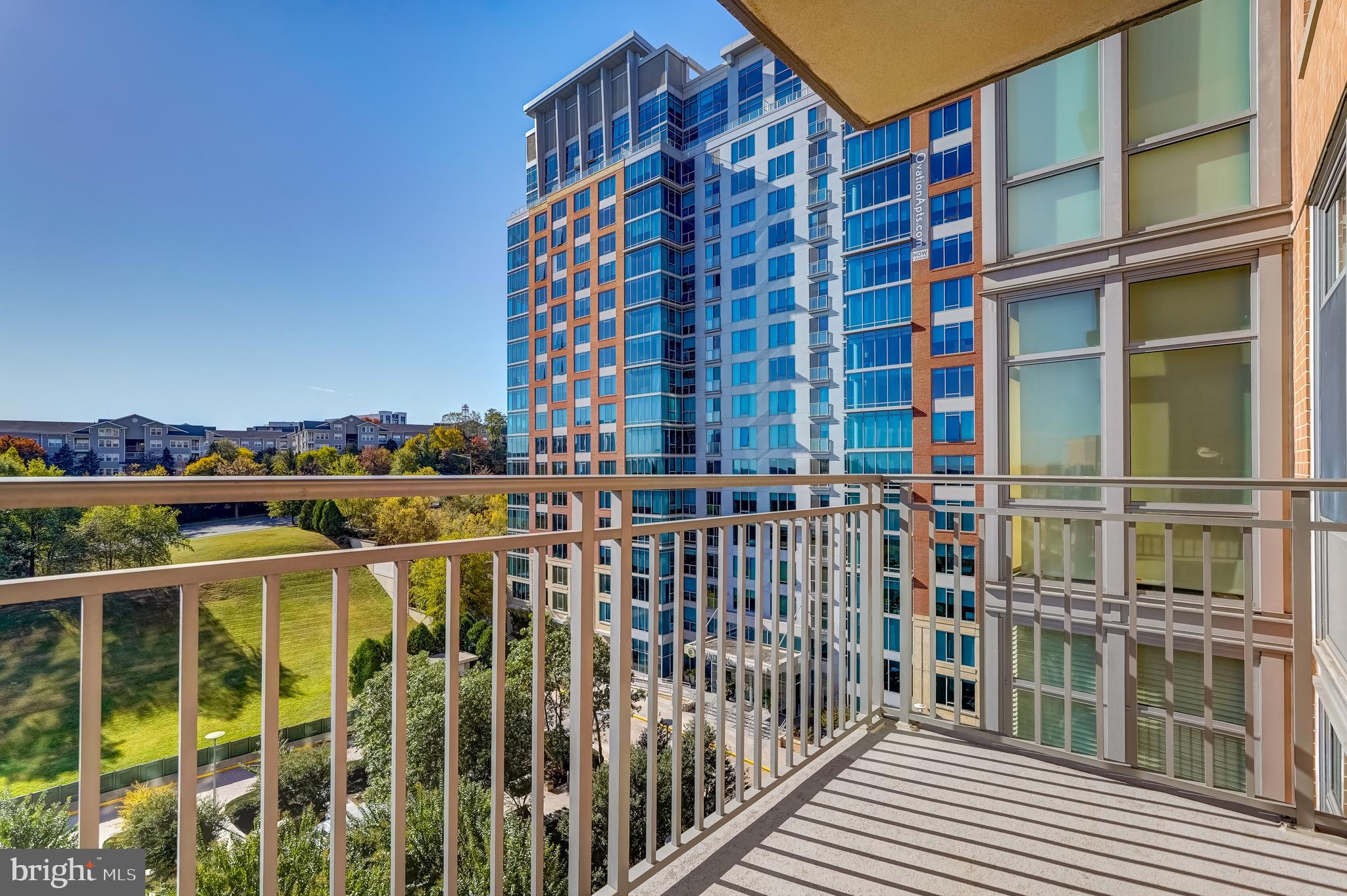 ONE PARK CREST CONDOMINIUM - Residential