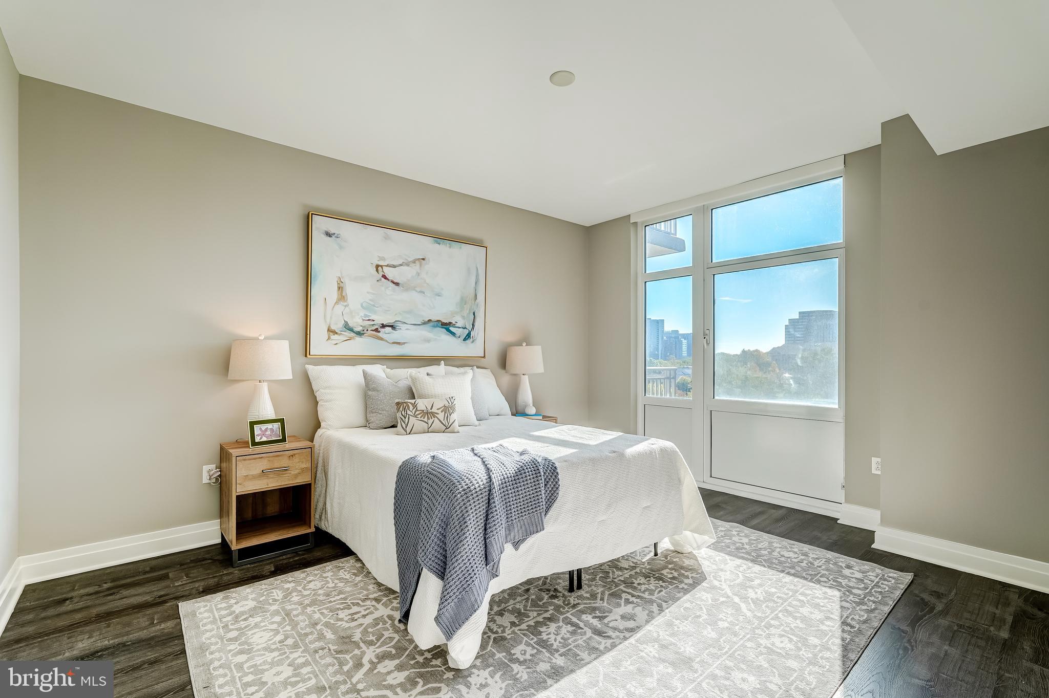 ONE PARK CREST CONDOMINIUM - Residential