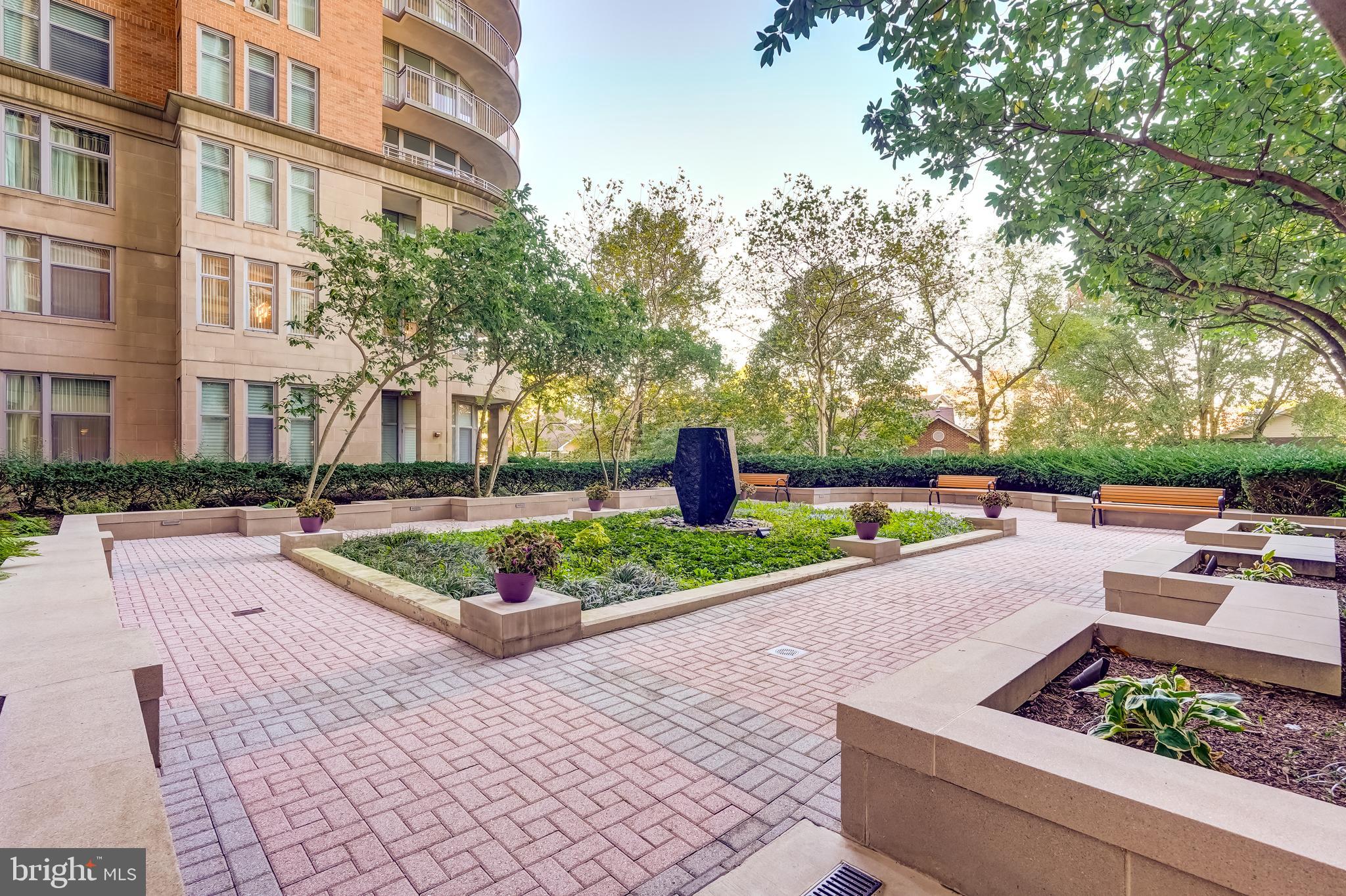 ONE PARK CREST CONDOMINIUM - Residential