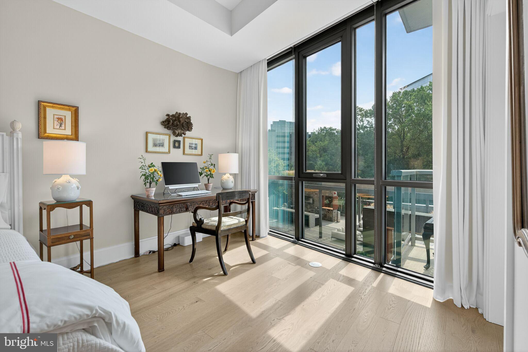 TYSONS CORNER - Residential