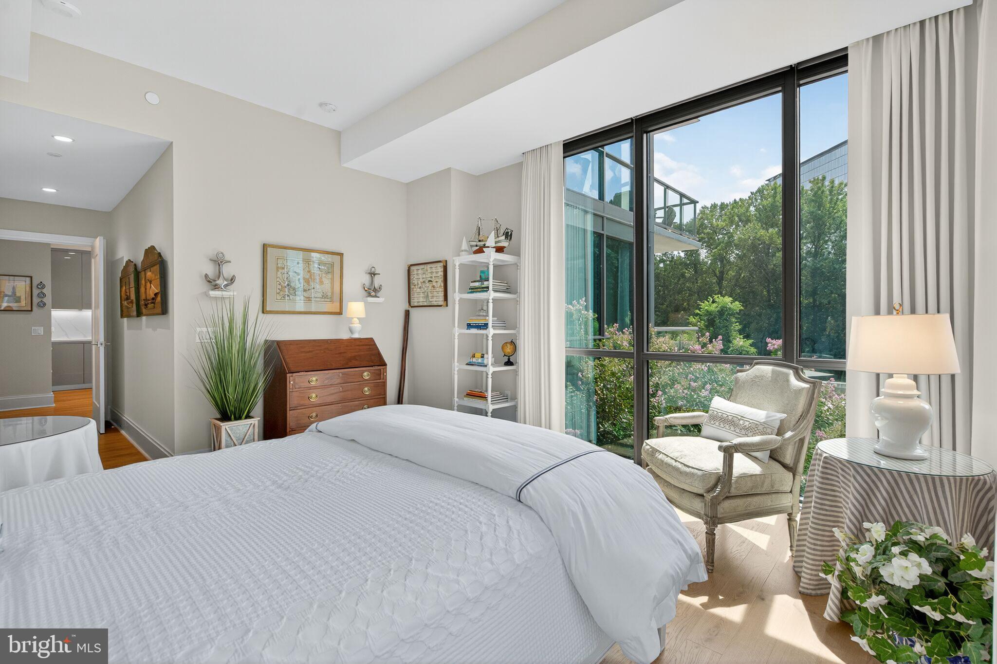 TYSONS CORNER - Residential