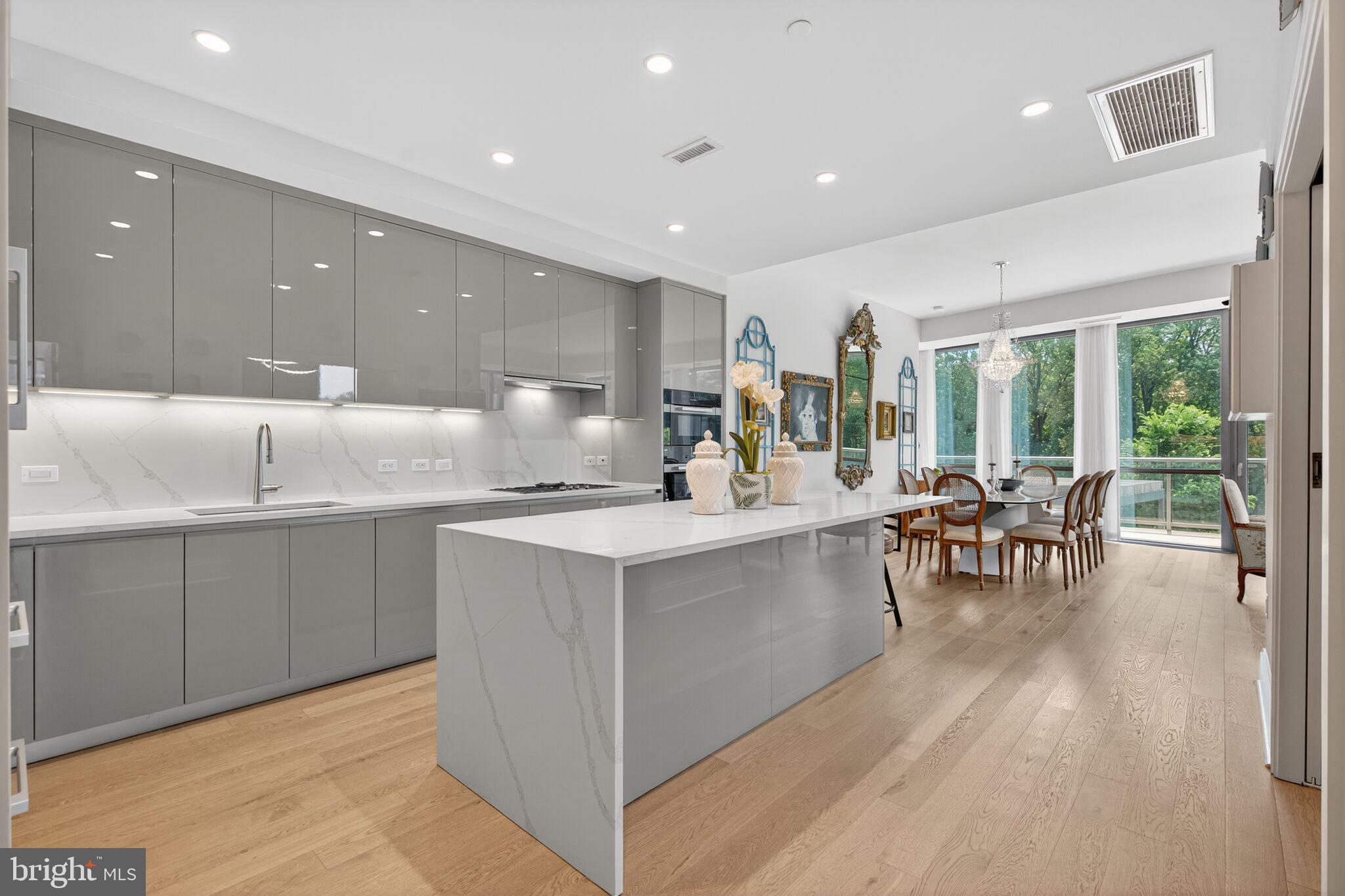 TYSONS CORNER - Residential