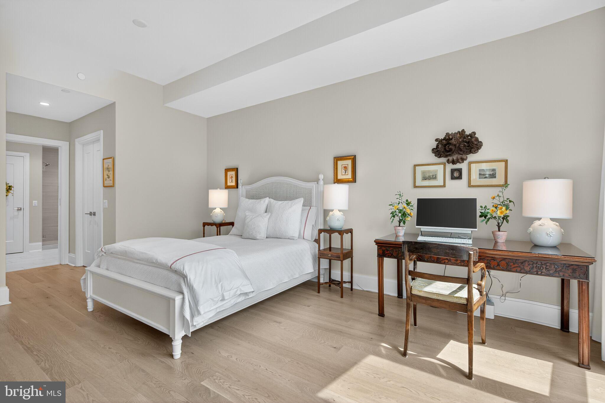 TYSONS CORNER - Residential