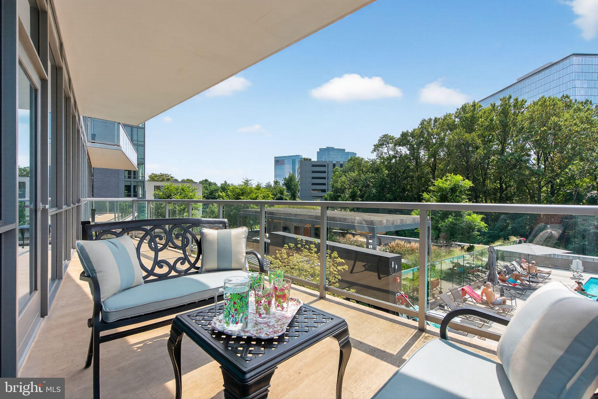 TYSONS CORNER - Residential