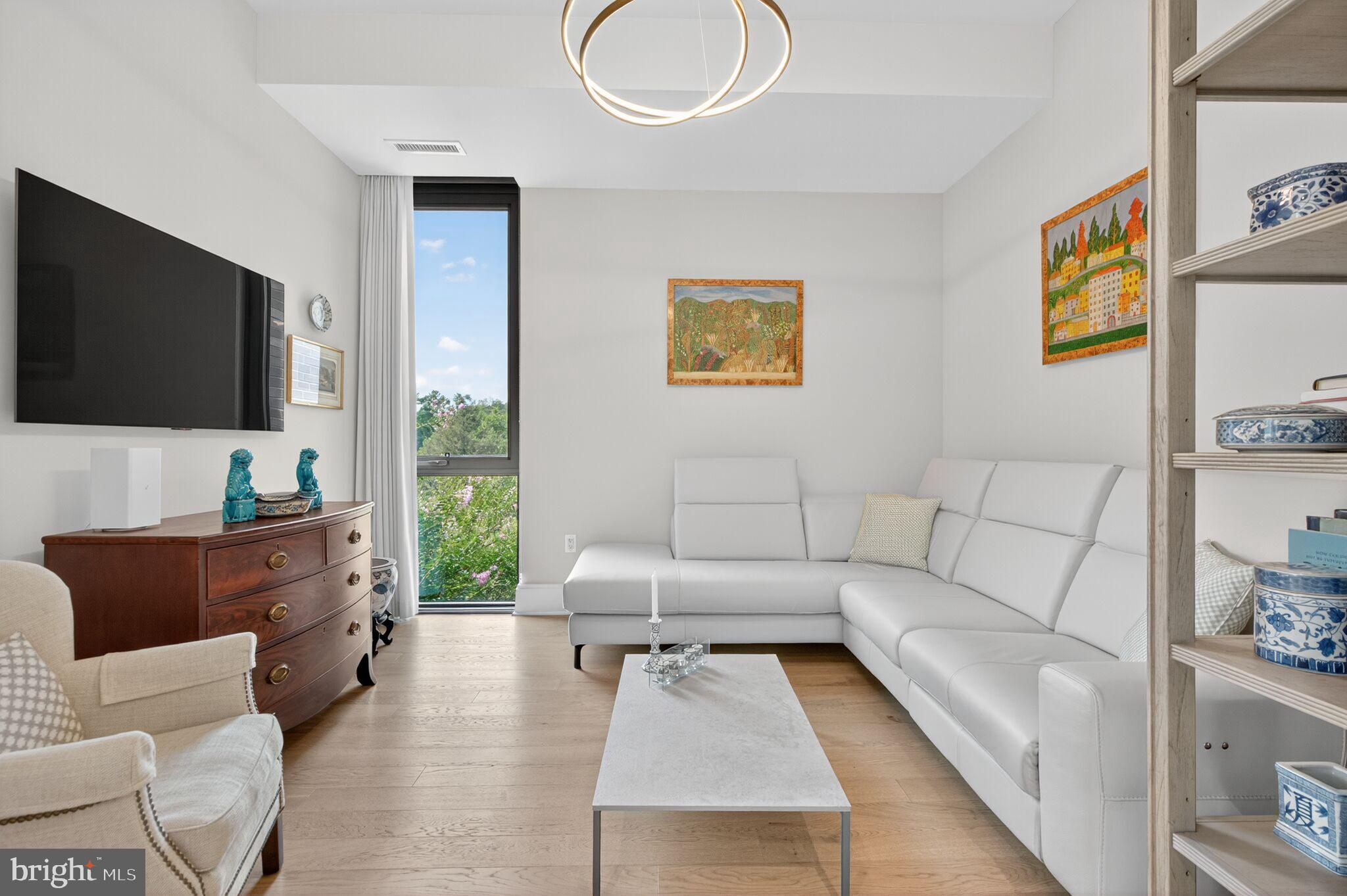 TYSONS CORNER - Residential