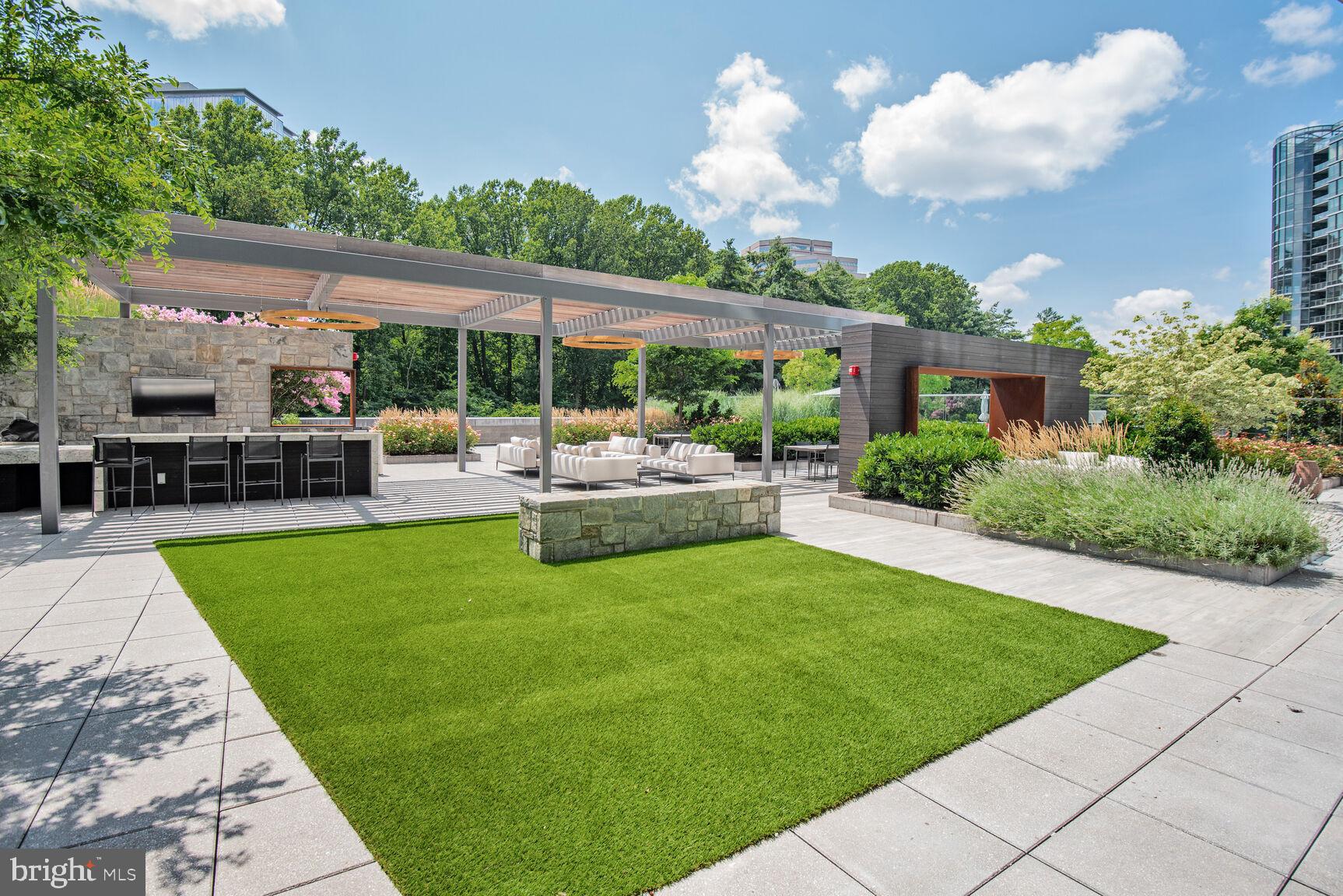 TYSONS CORNER - Residential