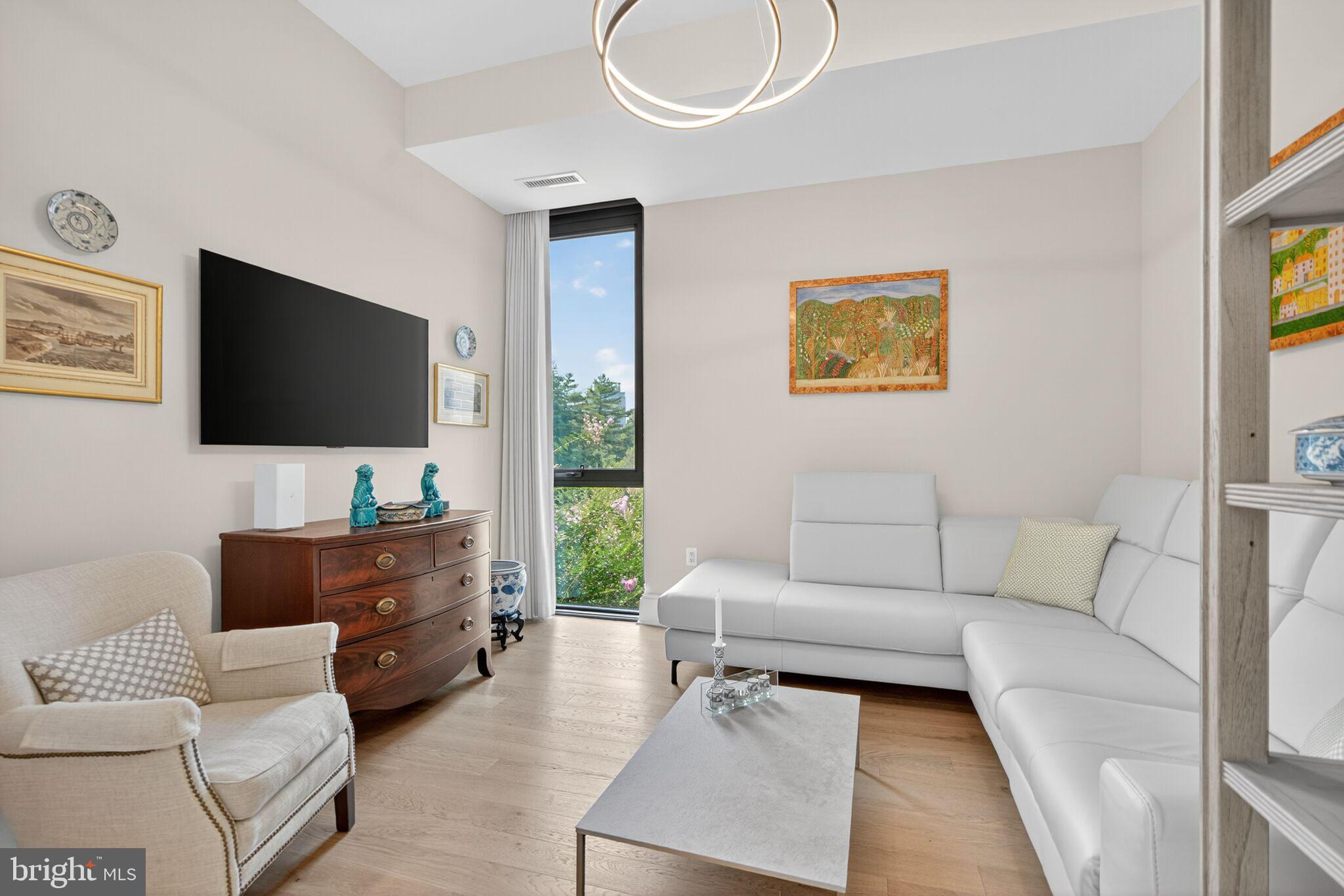 TYSONS CORNER - Residential