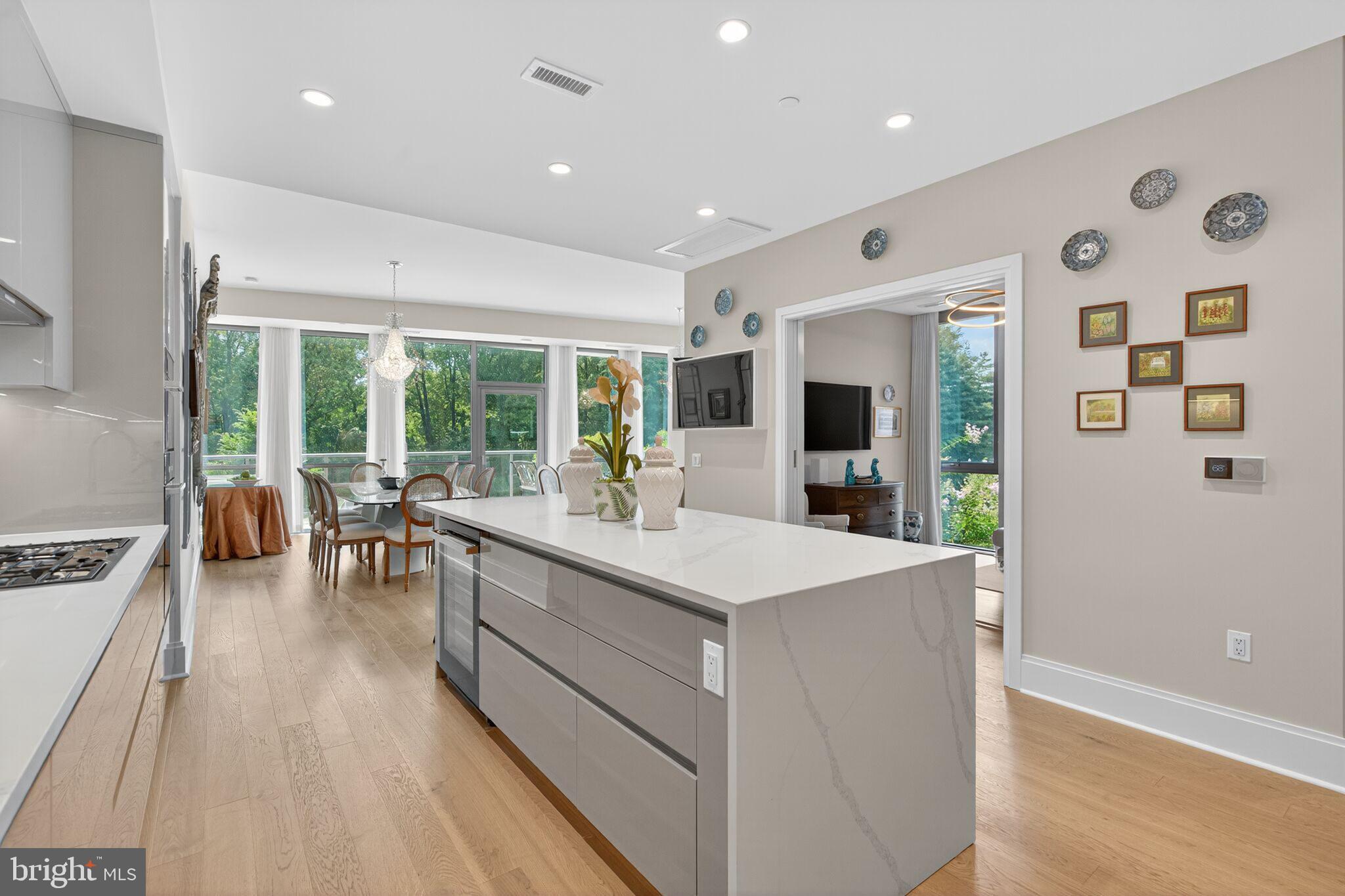 TYSONS CORNER - Residential