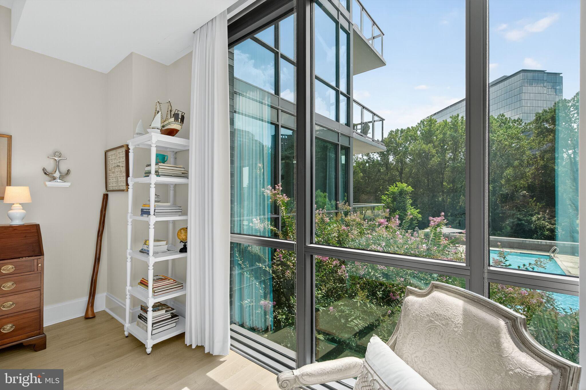 TYSONS CORNER - Residential