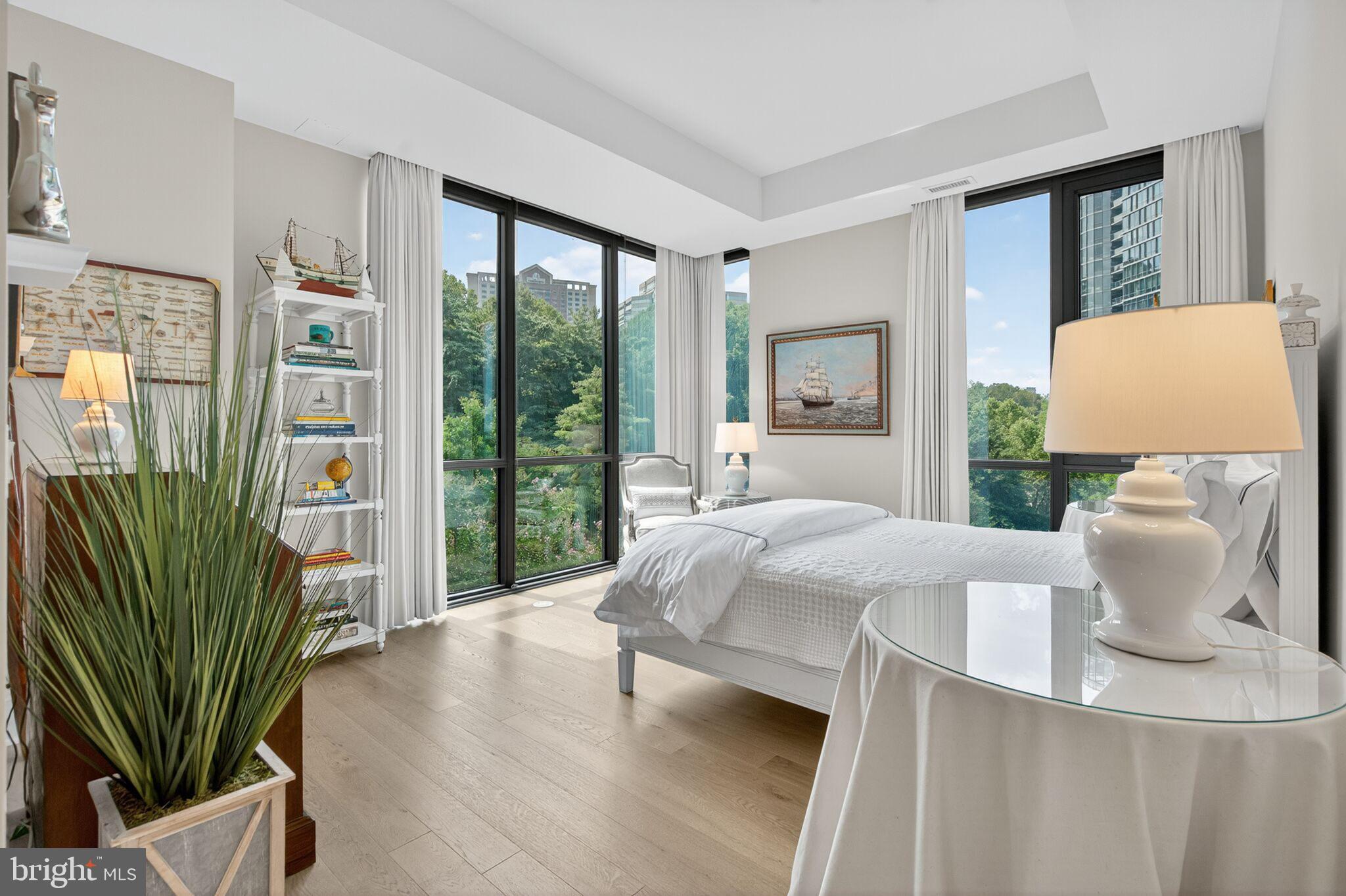 TYSONS CORNER - Residential