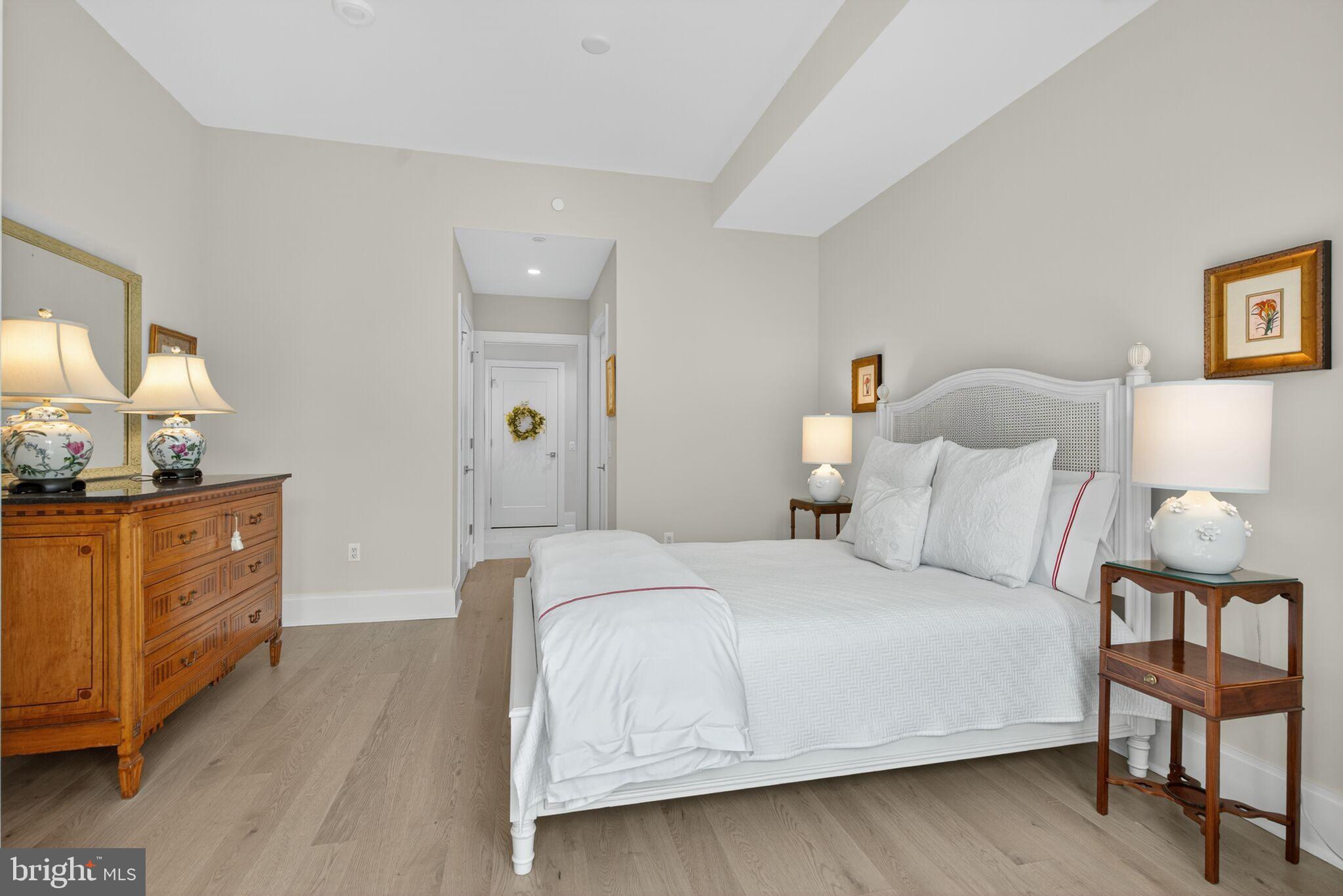 TYSONS CORNER - Residential