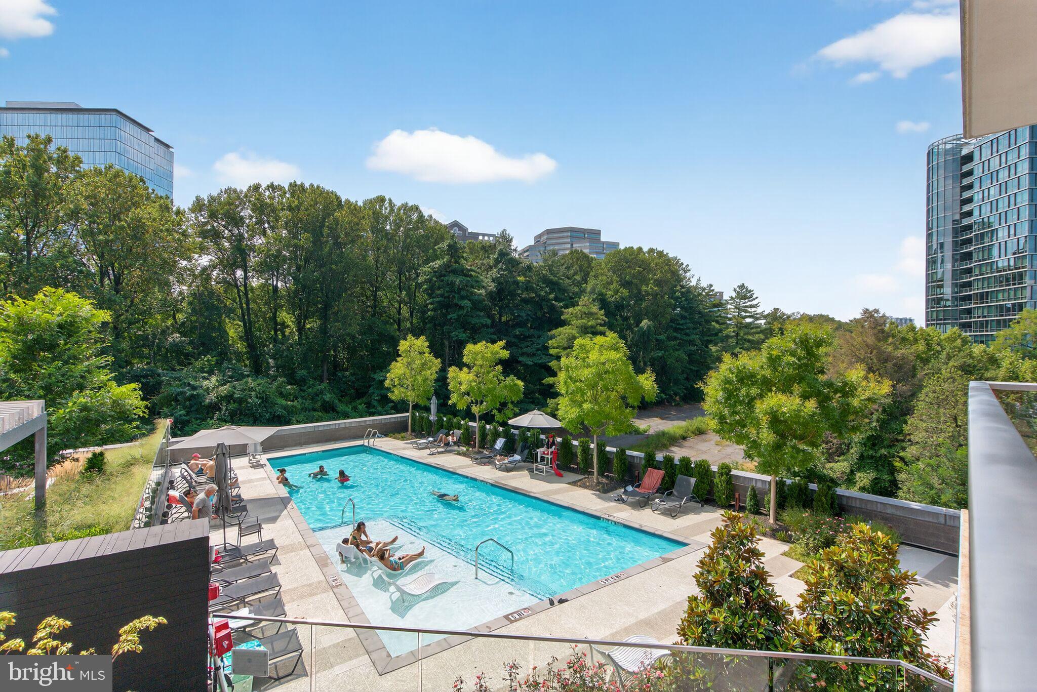 TYSONS CORNER - Residential