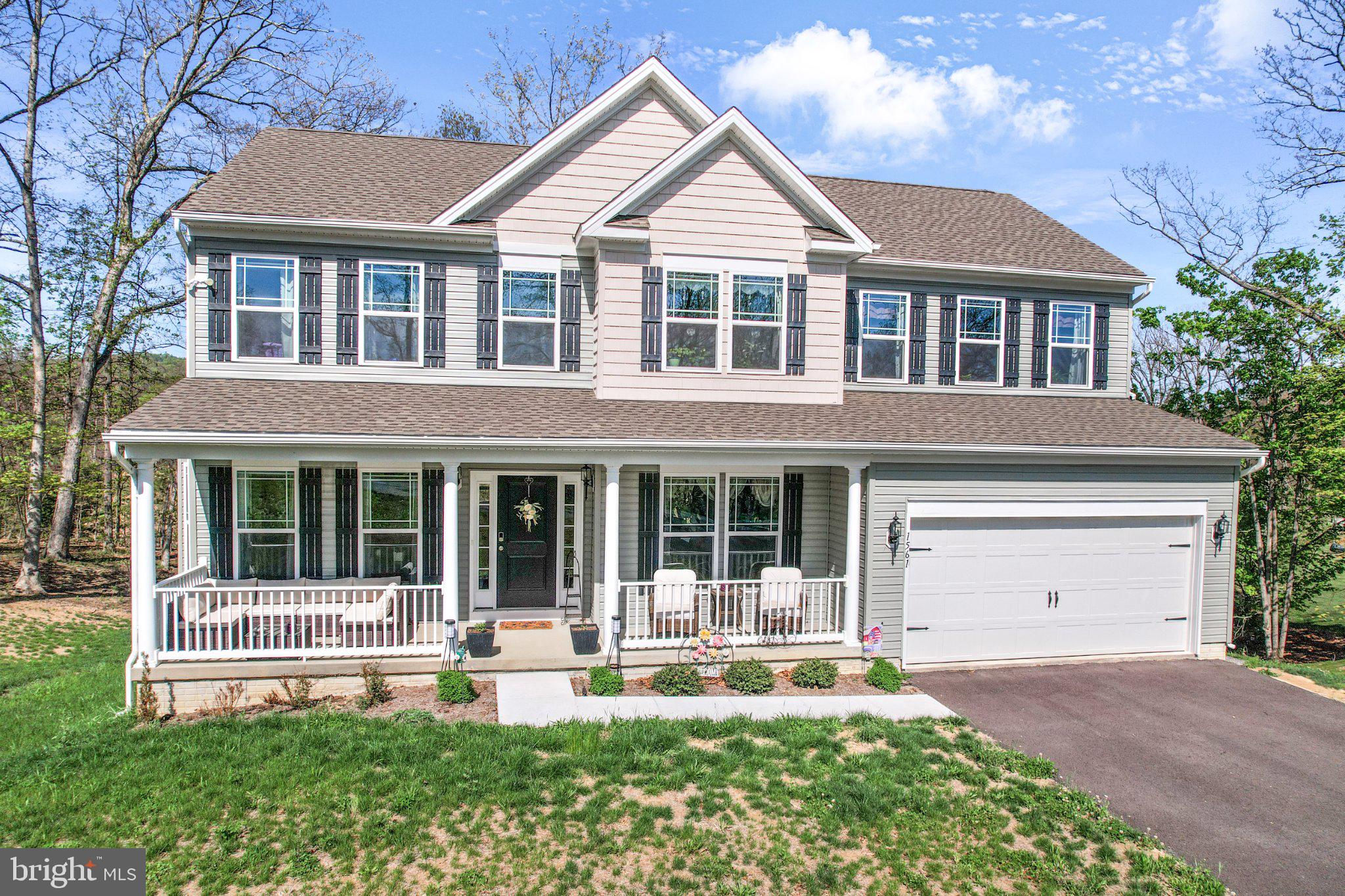 1561 N LAKEWOOD DRIVE