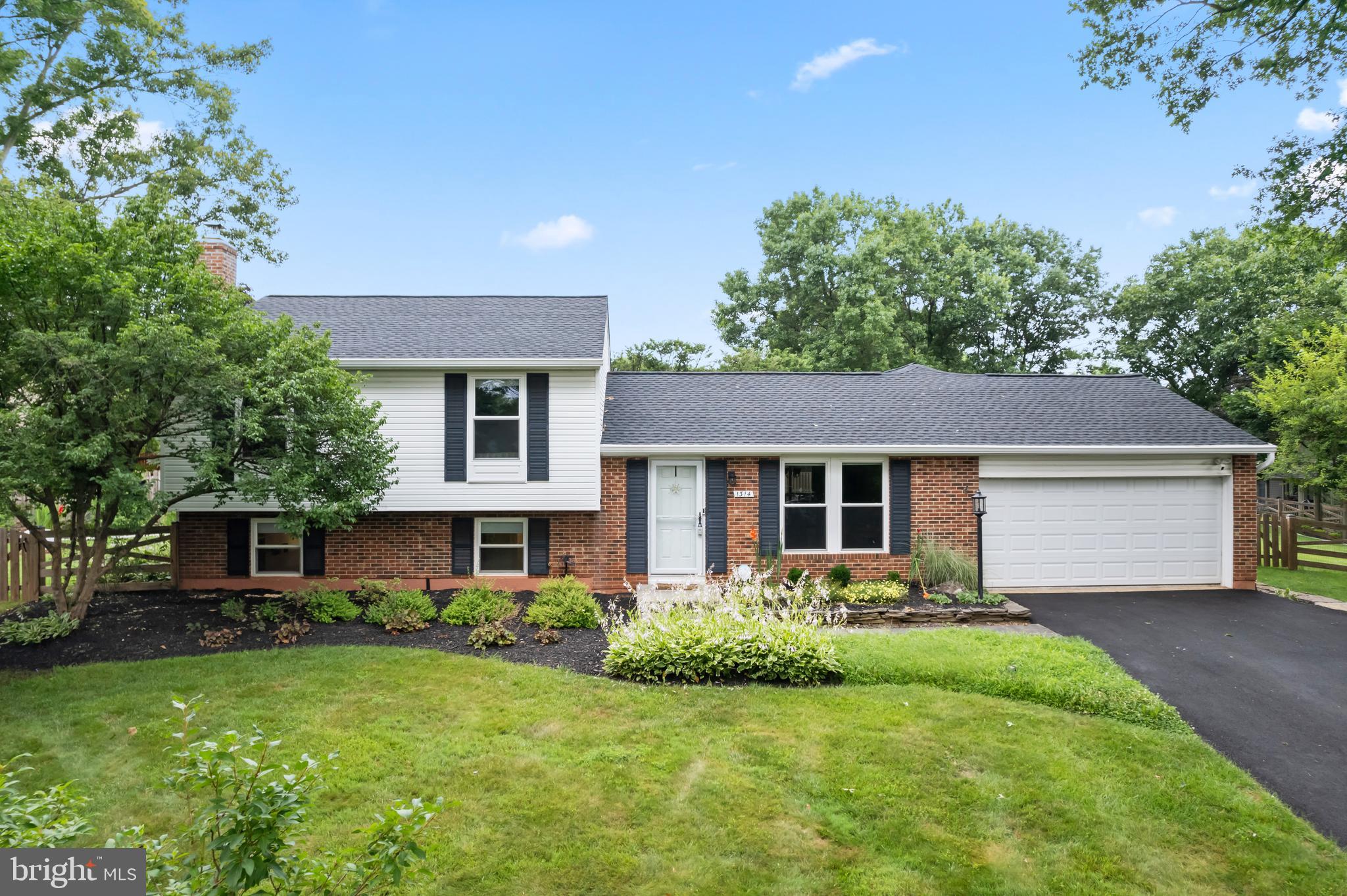 CRESTBROOK - Residential Lease