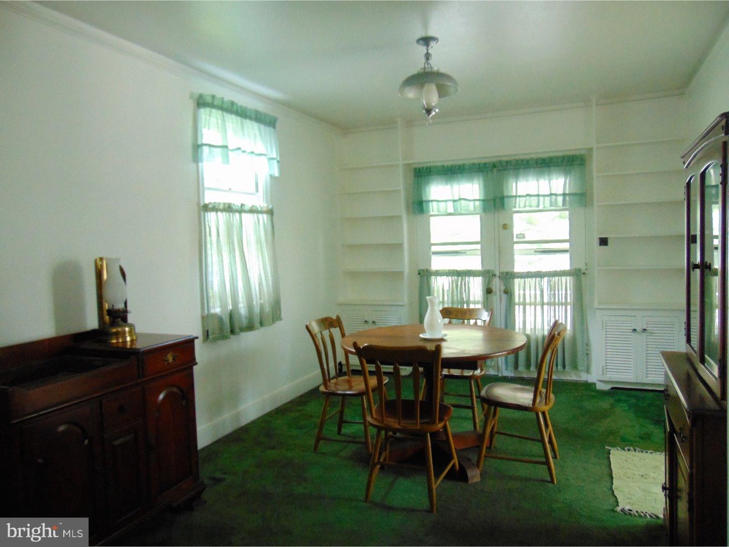 YORKVILLE - Residential