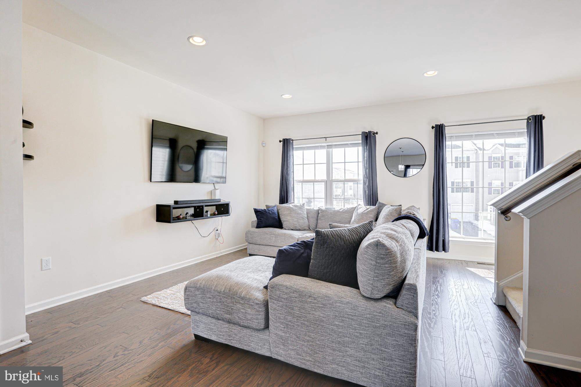 HYETTS CROSSING - Residential