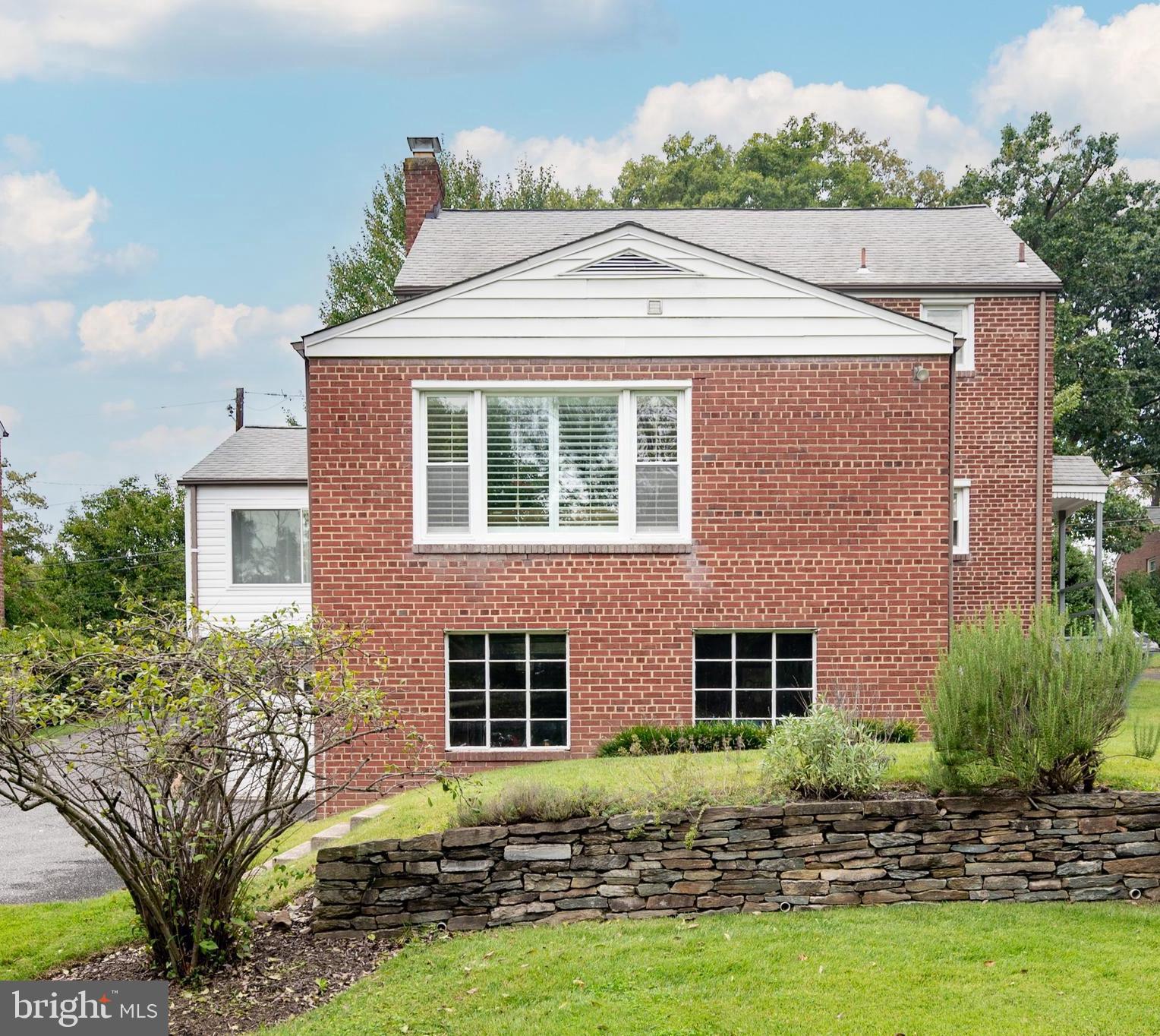 NORTH HILLS - Residential