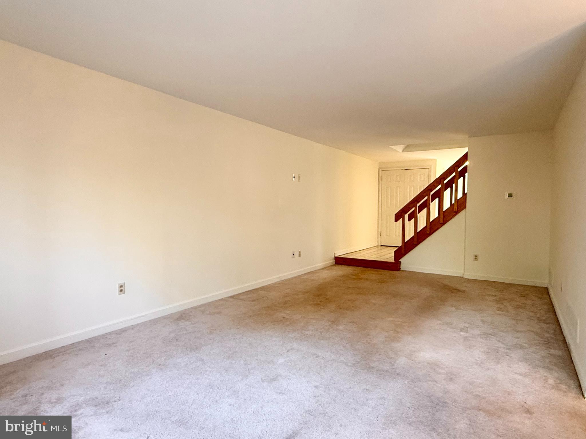 OAK KNOLL - Residential Lease