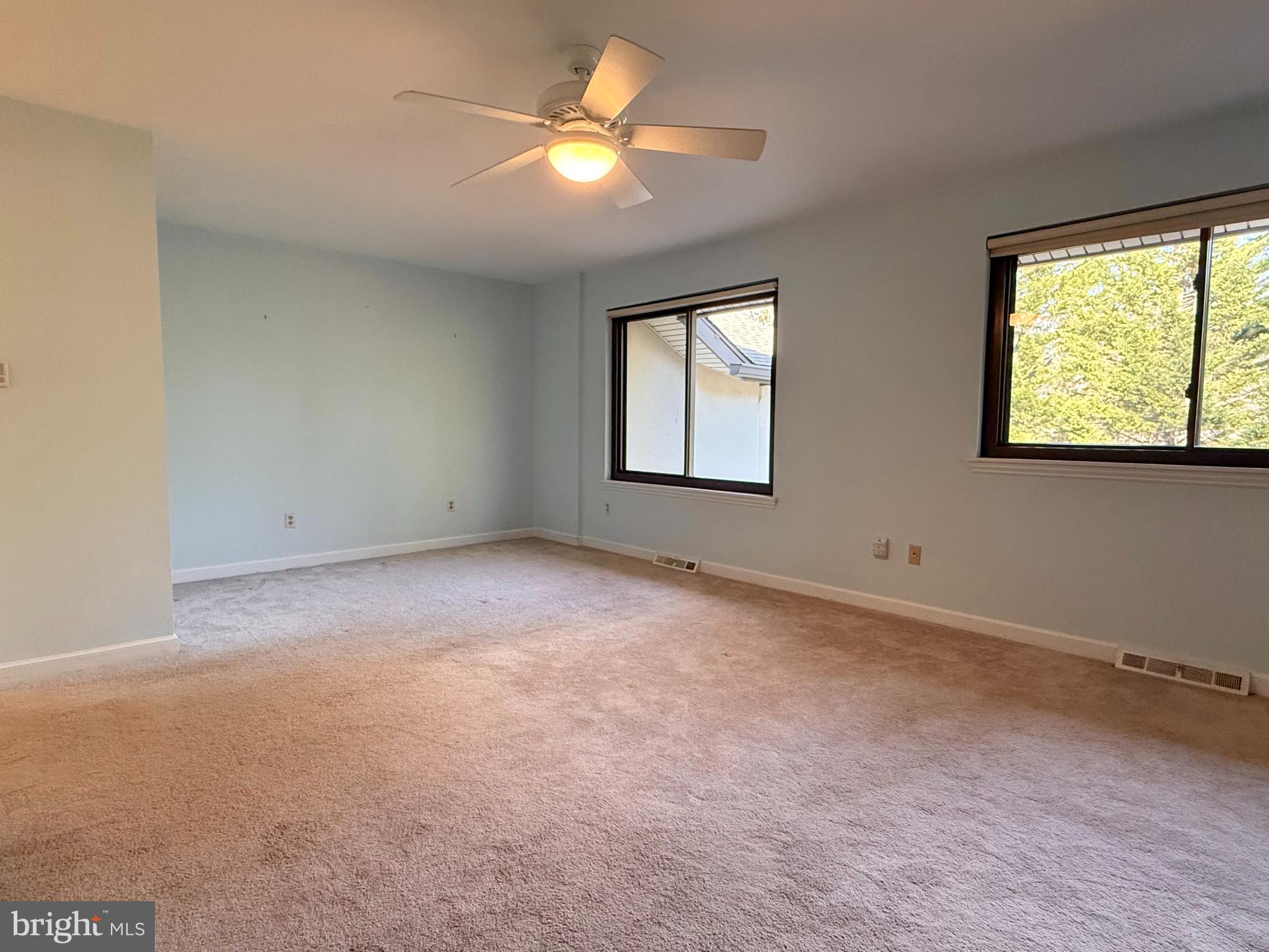 OAK KNOLL - Residential Lease