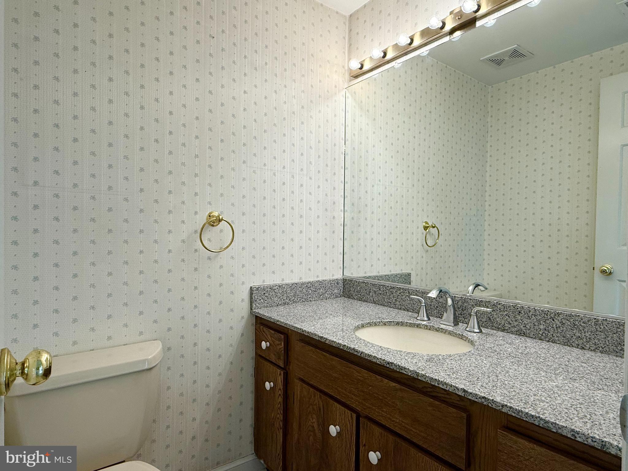 OAK KNOLL - Residential Lease