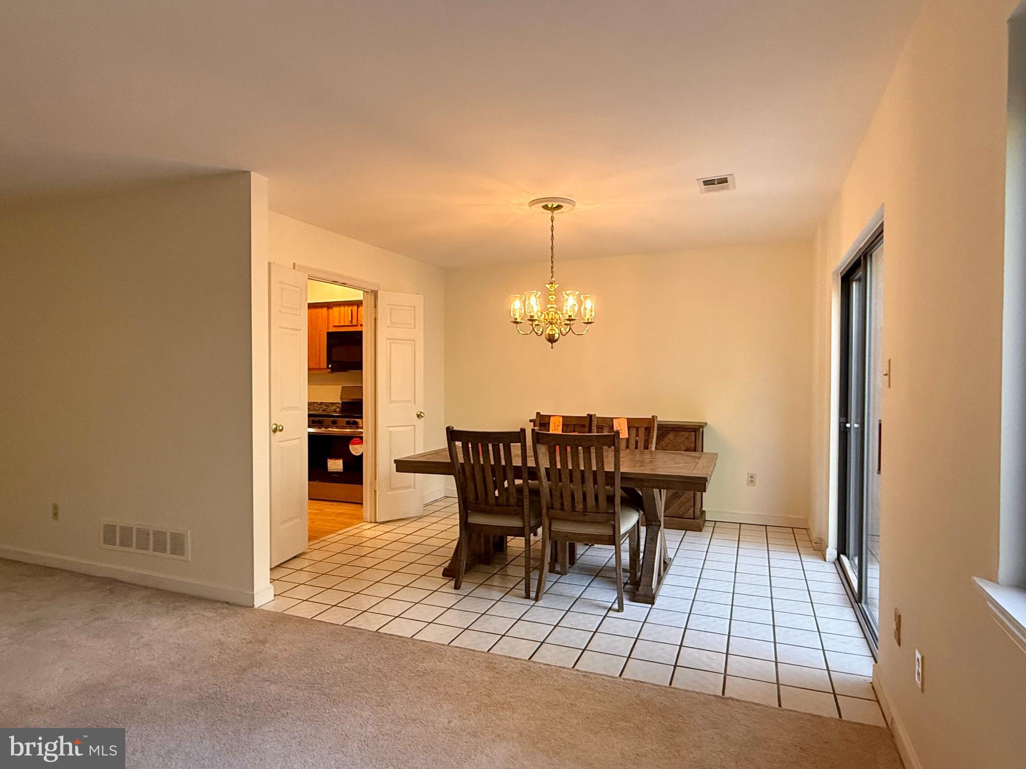 OAK KNOLL - Residential Lease