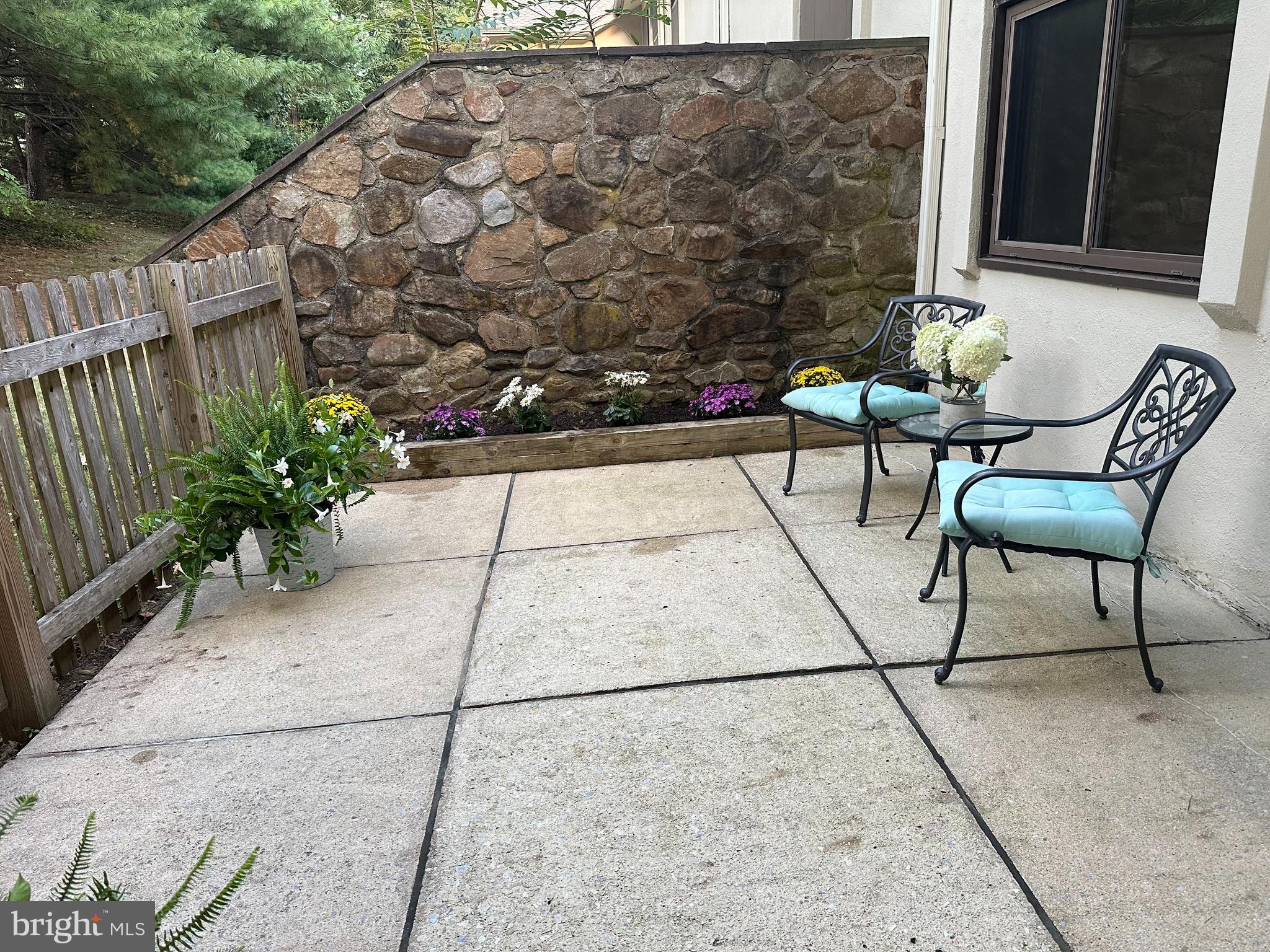 OAK KNOLL - Residential Lease