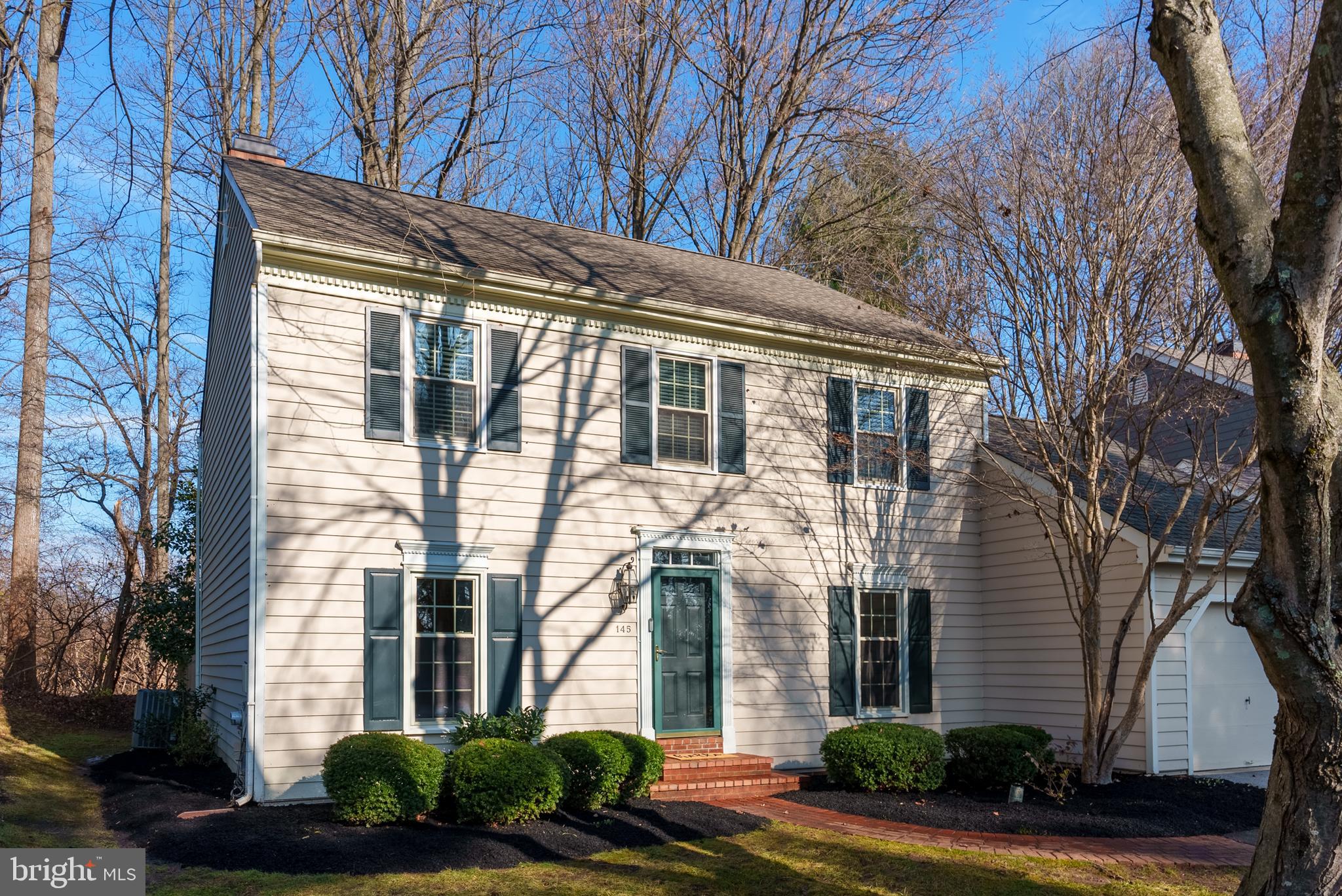 DEERFIELD KNOLL - Residential