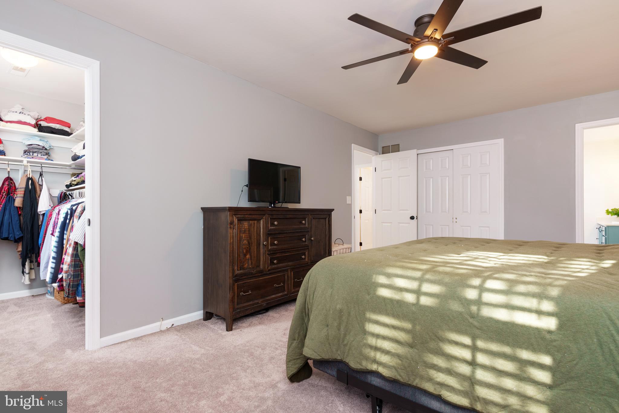 DEERFIELD KNOLL - Residential