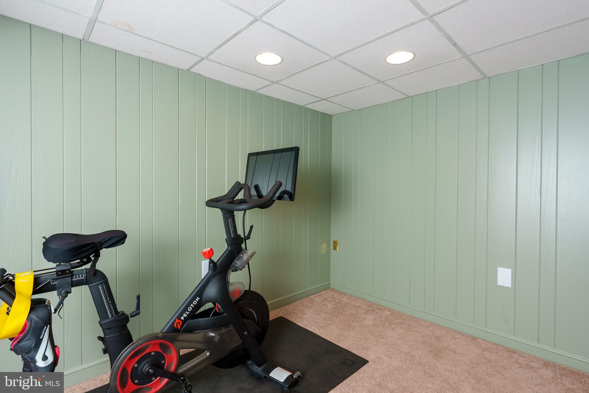 DEERFIELD KNOLL - Residential