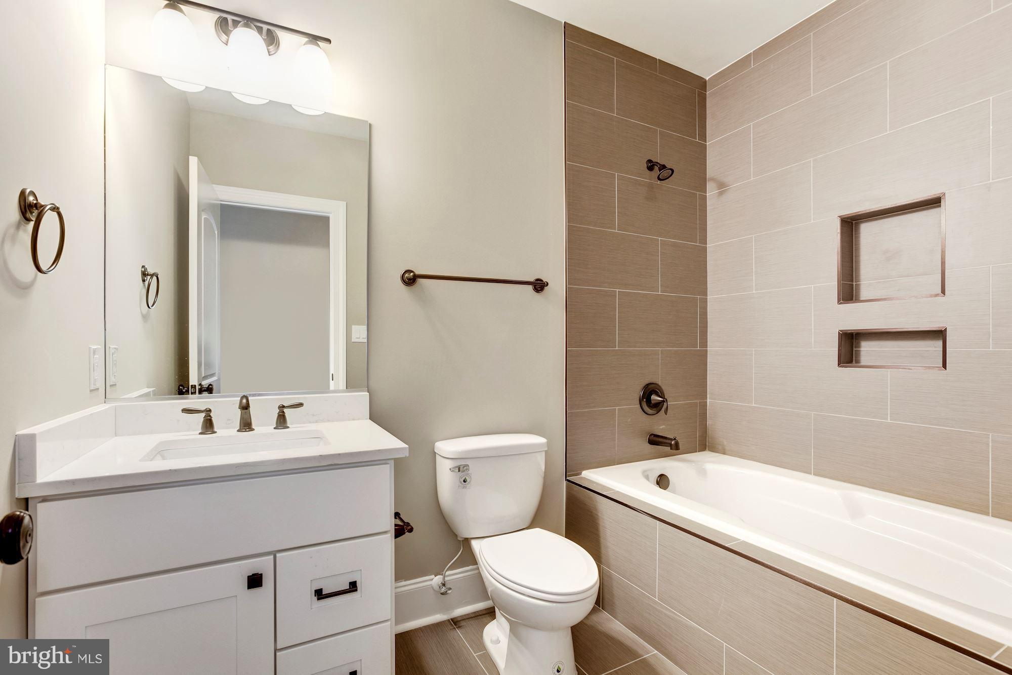 POTOMAC OUTSIDE - Residential