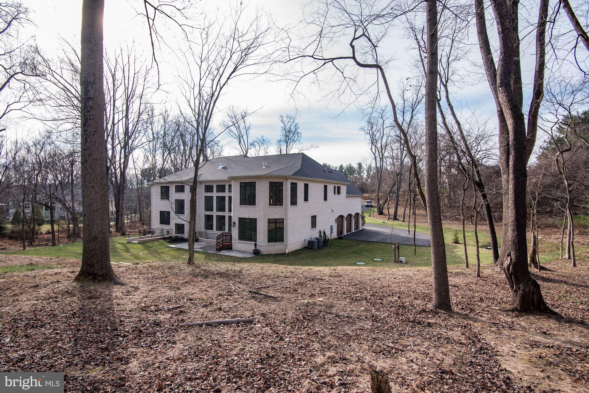POTOMAC OUTSIDE - Residential
