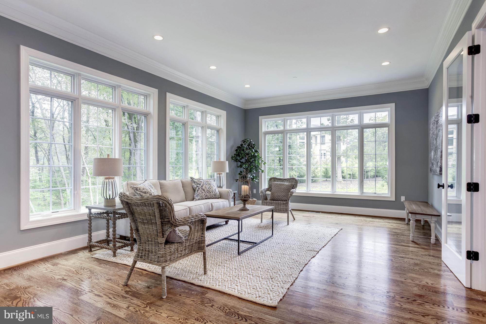 POTOMAC OUTSIDE - Residential