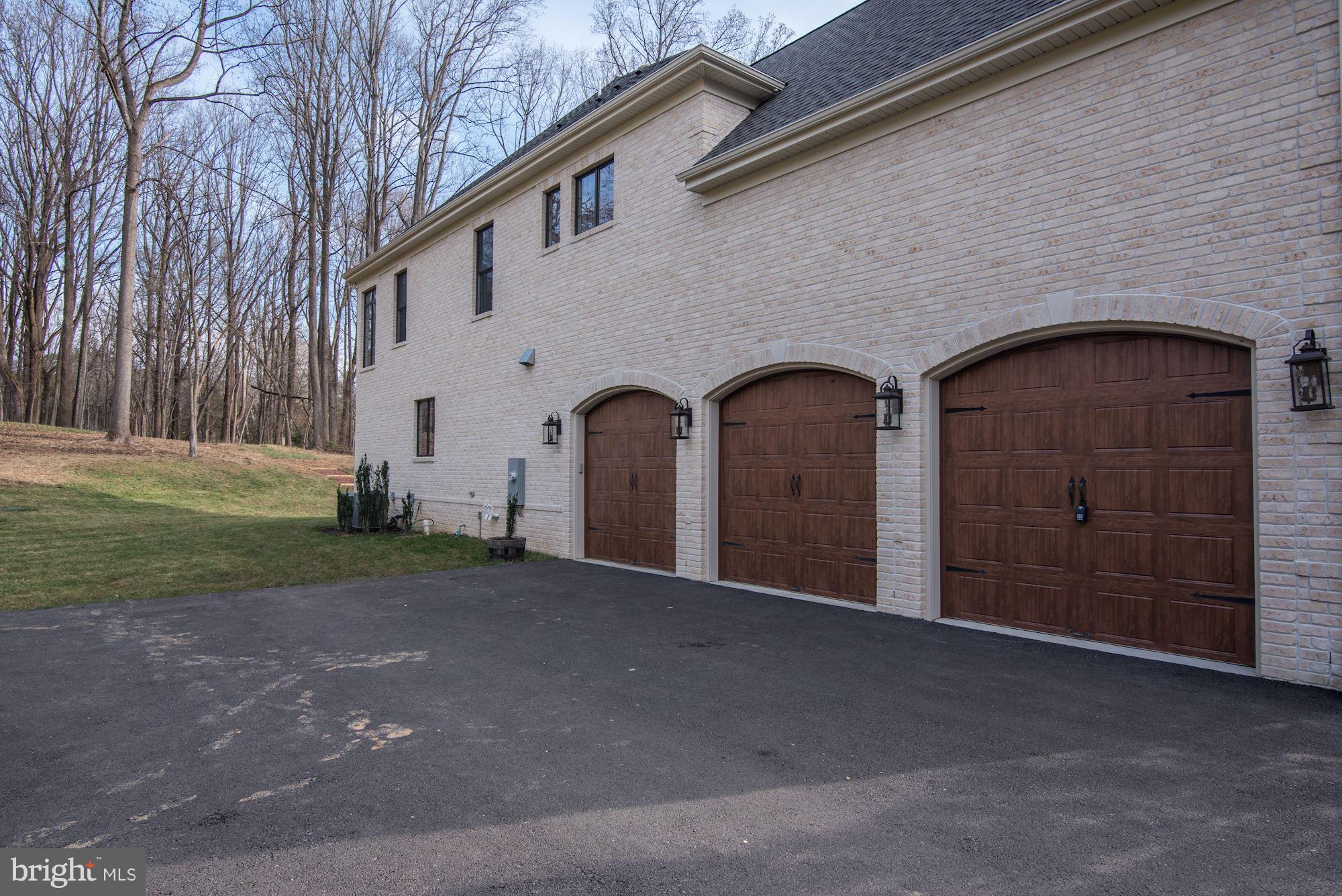 POTOMAC OUTSIDE - Residential