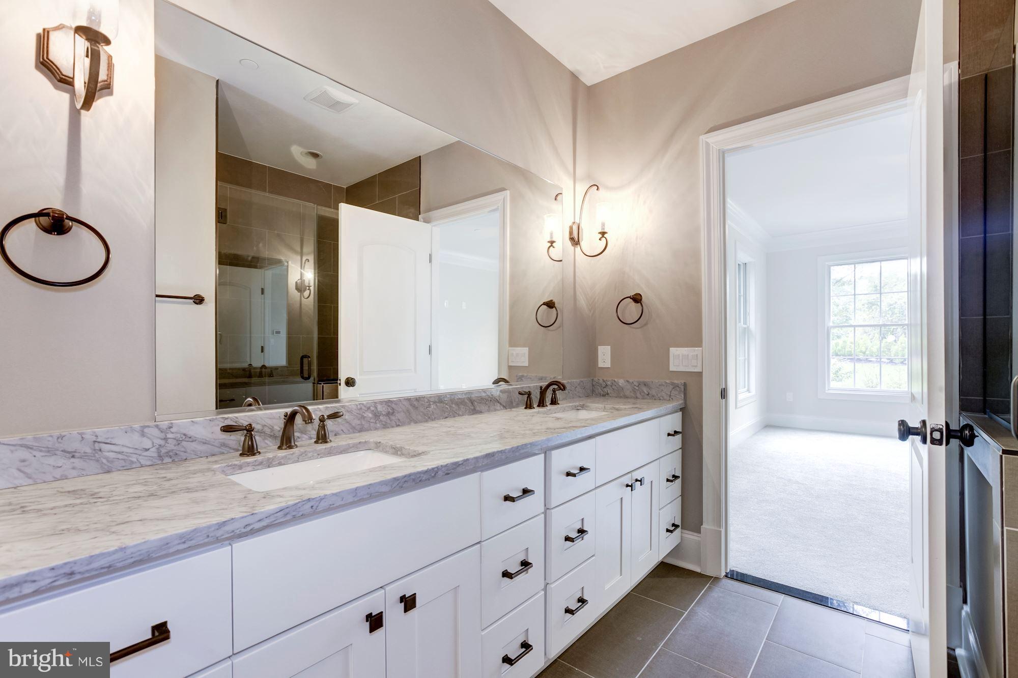 POTOMAC OUTSIDE - Residential