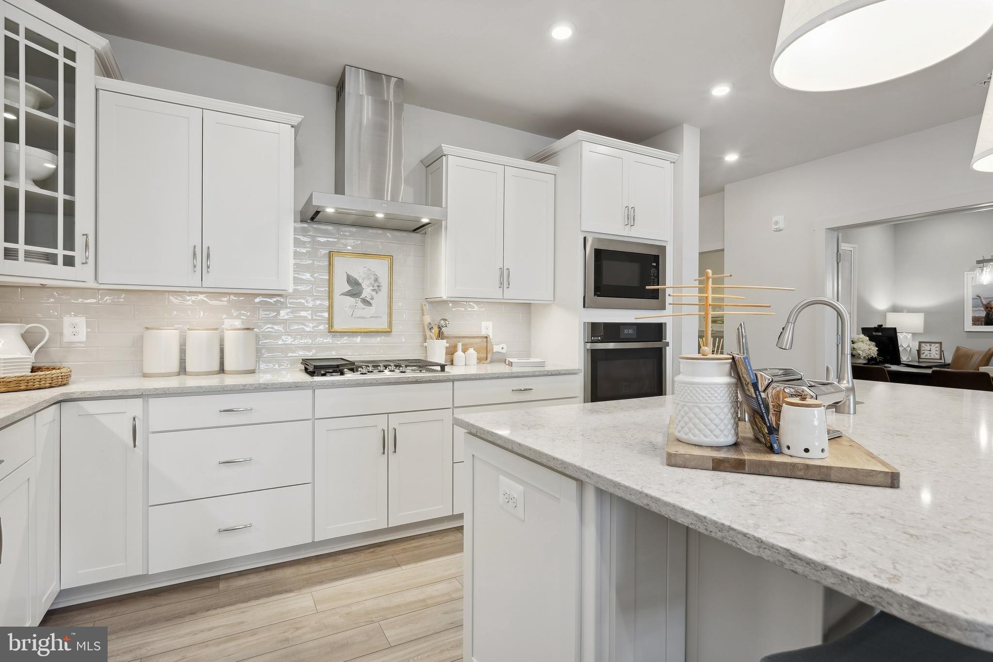 FOUR SEASONS AT KENT ISLAND - Residential