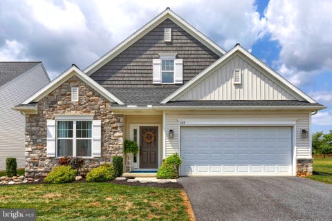 Homes For Sale - 709 Jeffsu Lane<br/> LEBANON, PA 17003