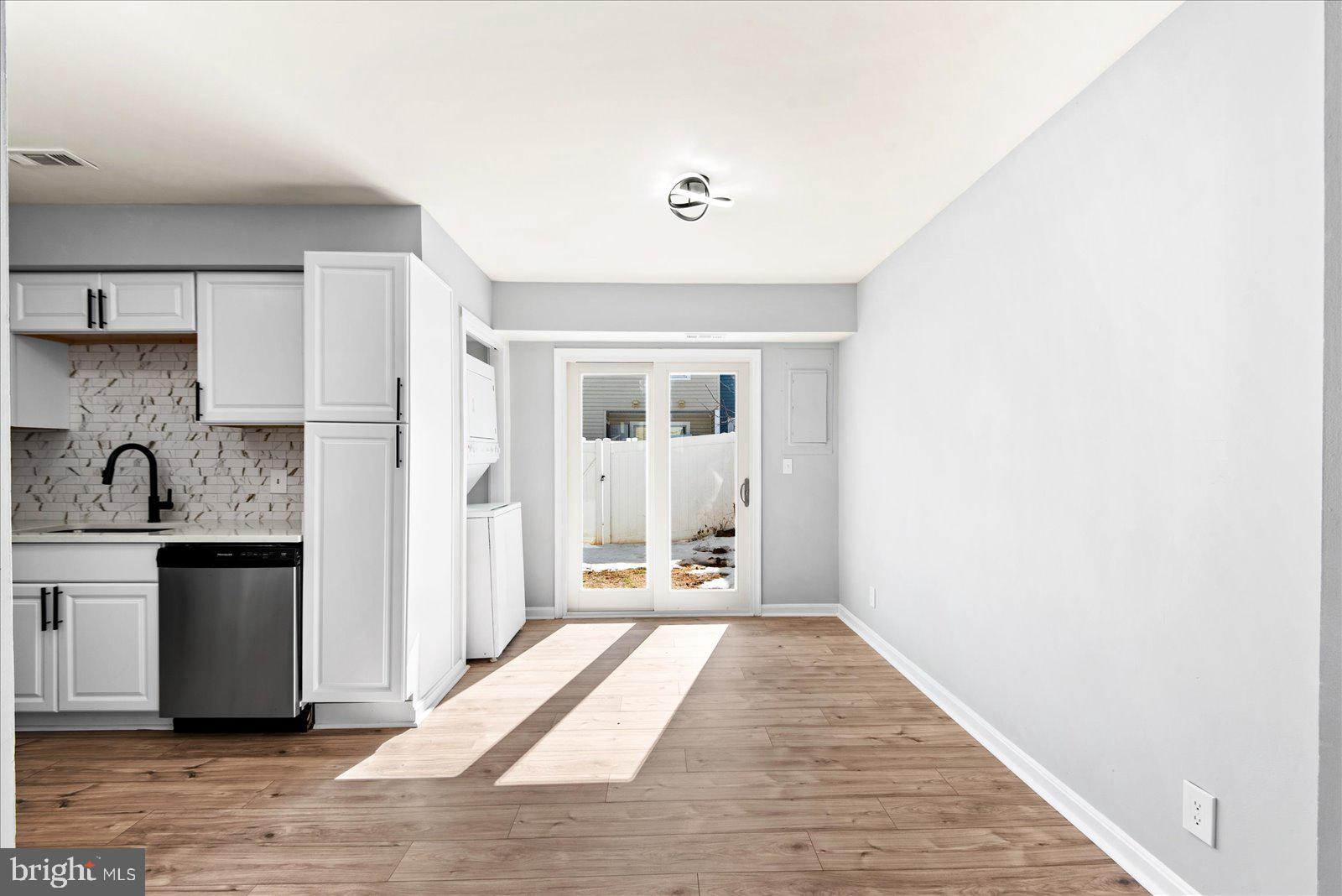 STAFFORD MEADOWS - Residential