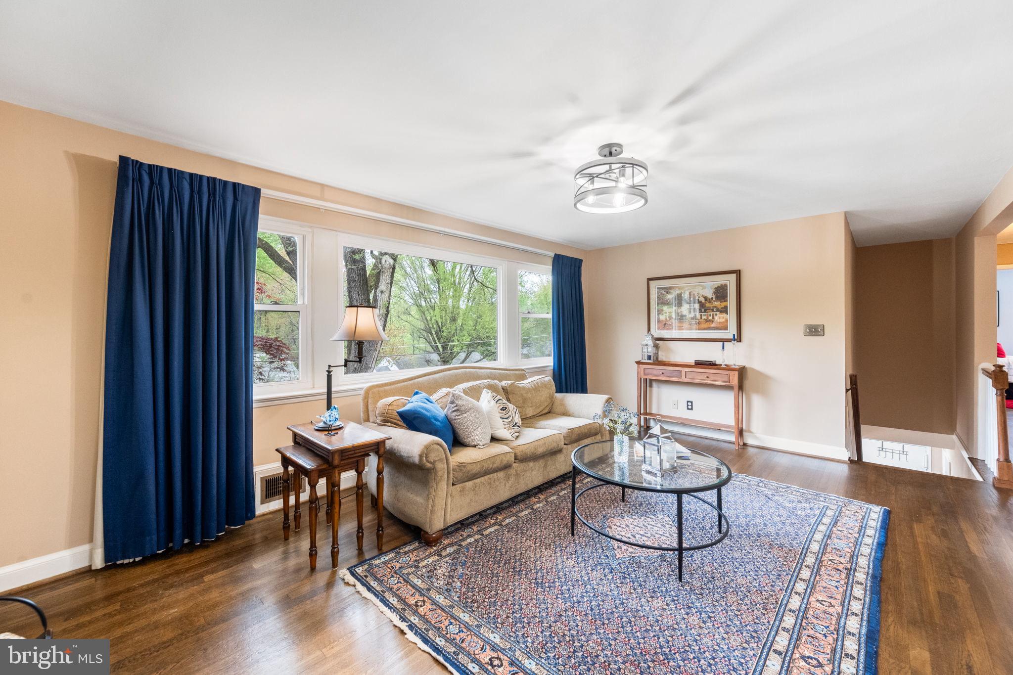 BROYHILL CREST - Residential