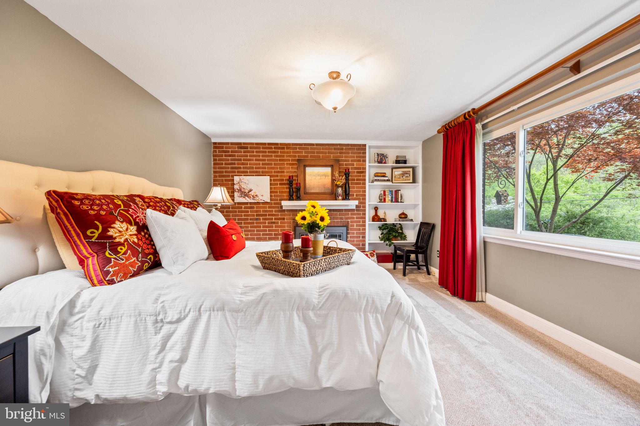 BROYHILL CREST - Residential