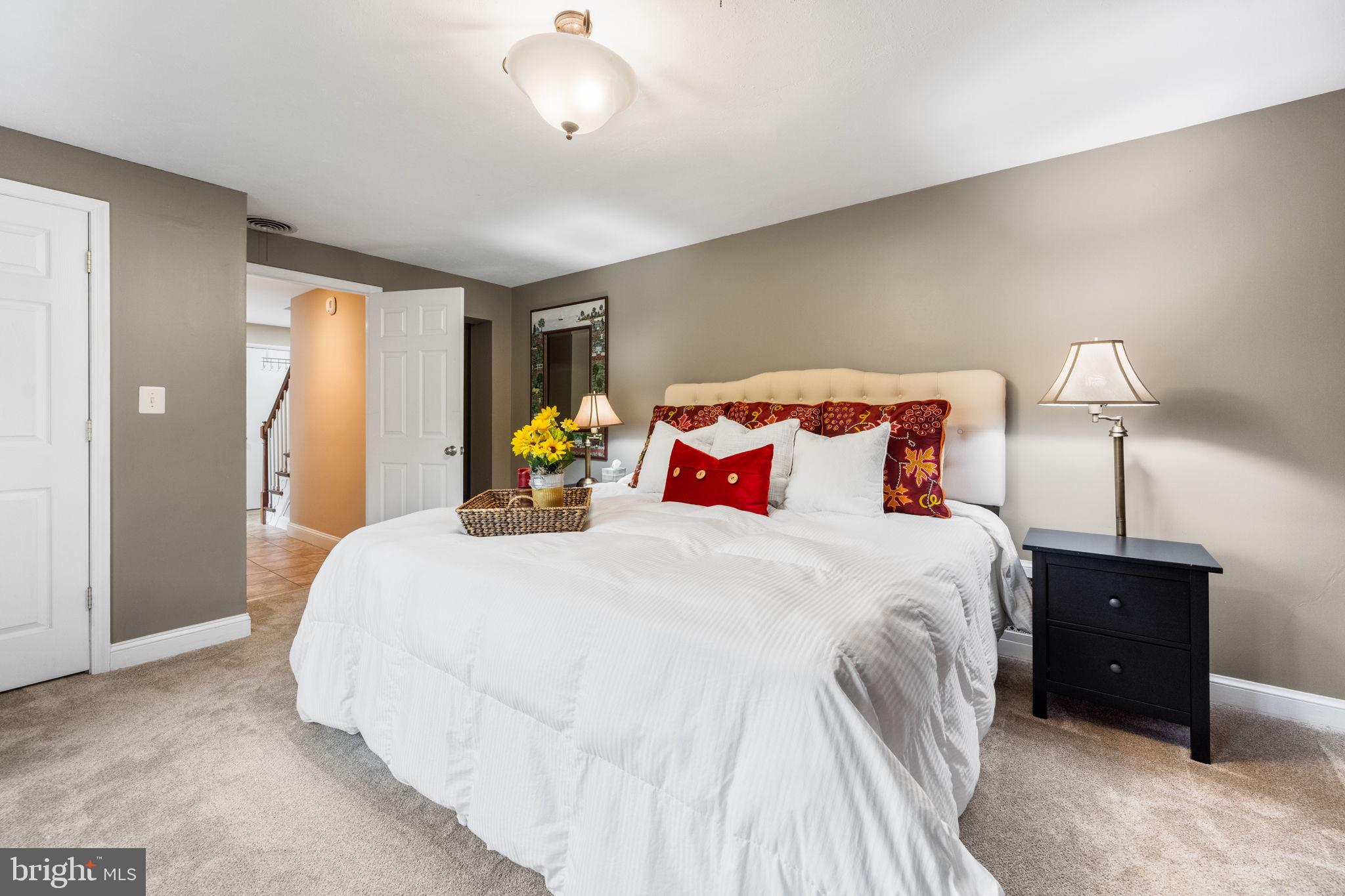 BROYHILL CREST - Residential