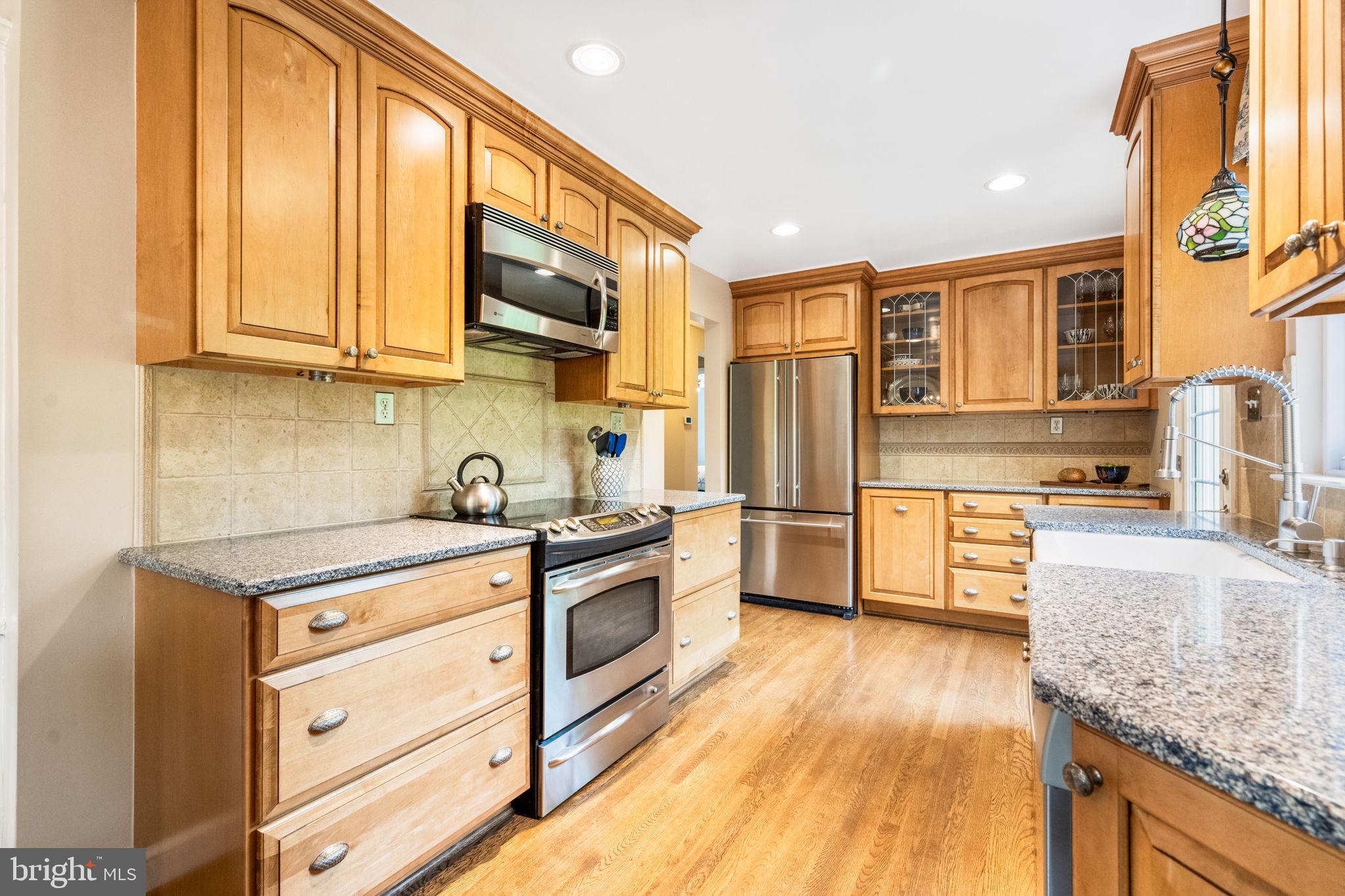 BROYHILL CREST - Residential