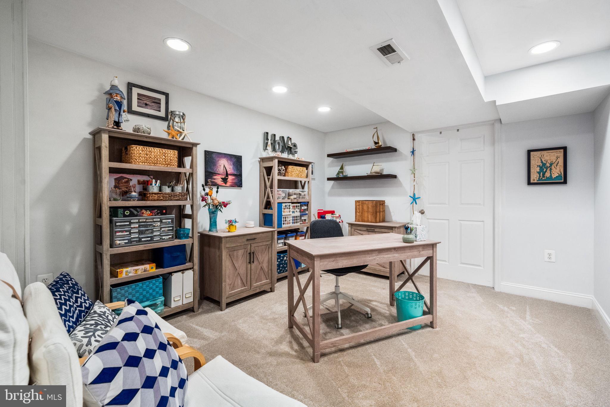 BROYHILL CREST - Residential