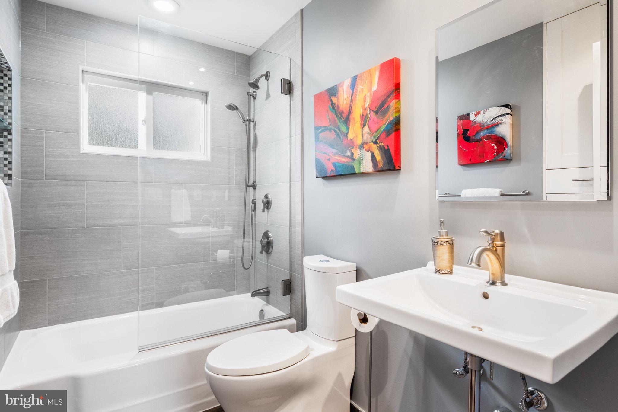 BROYHILL CREST - Residential