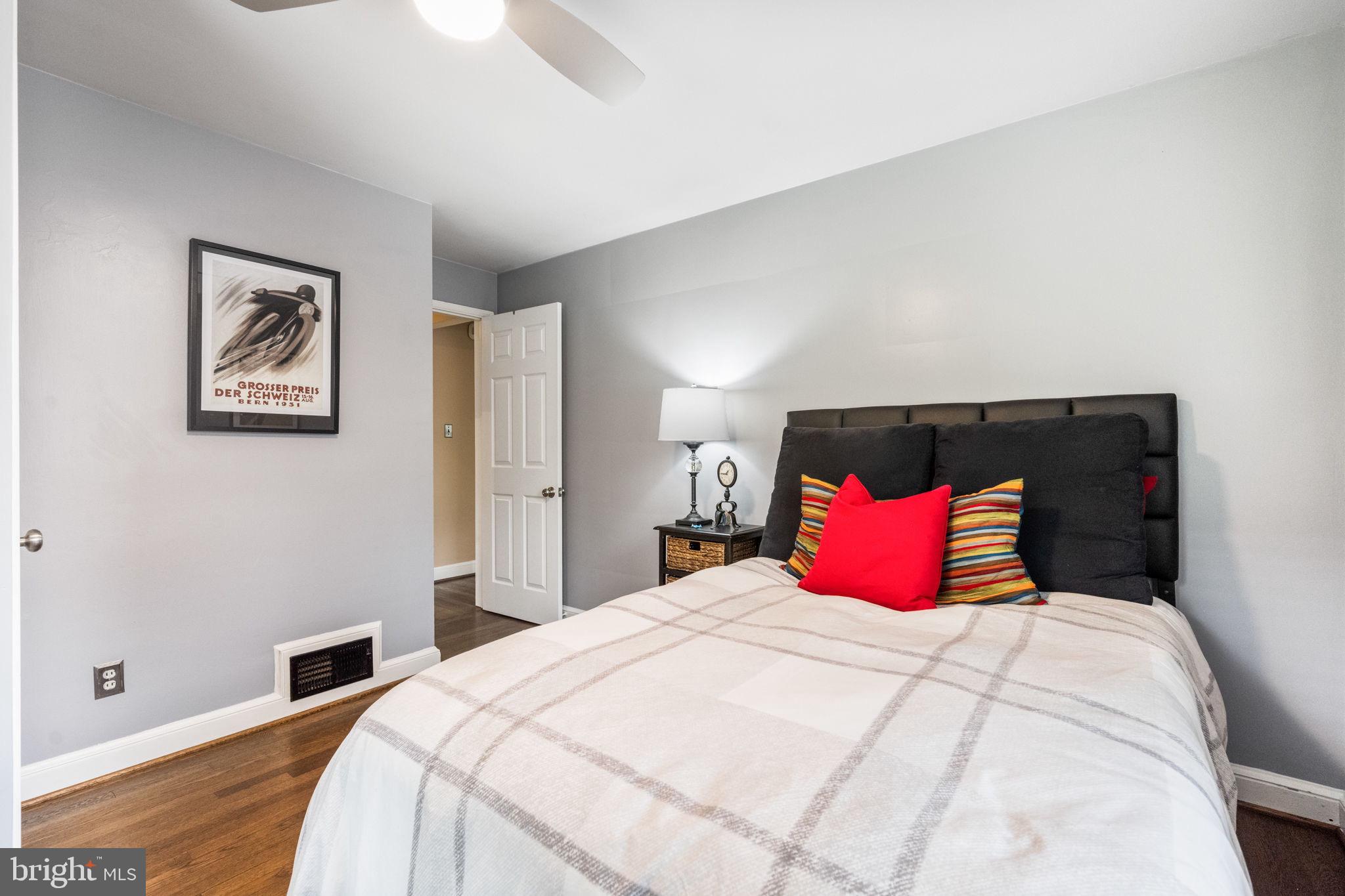 BROYHILL CREST - Residential