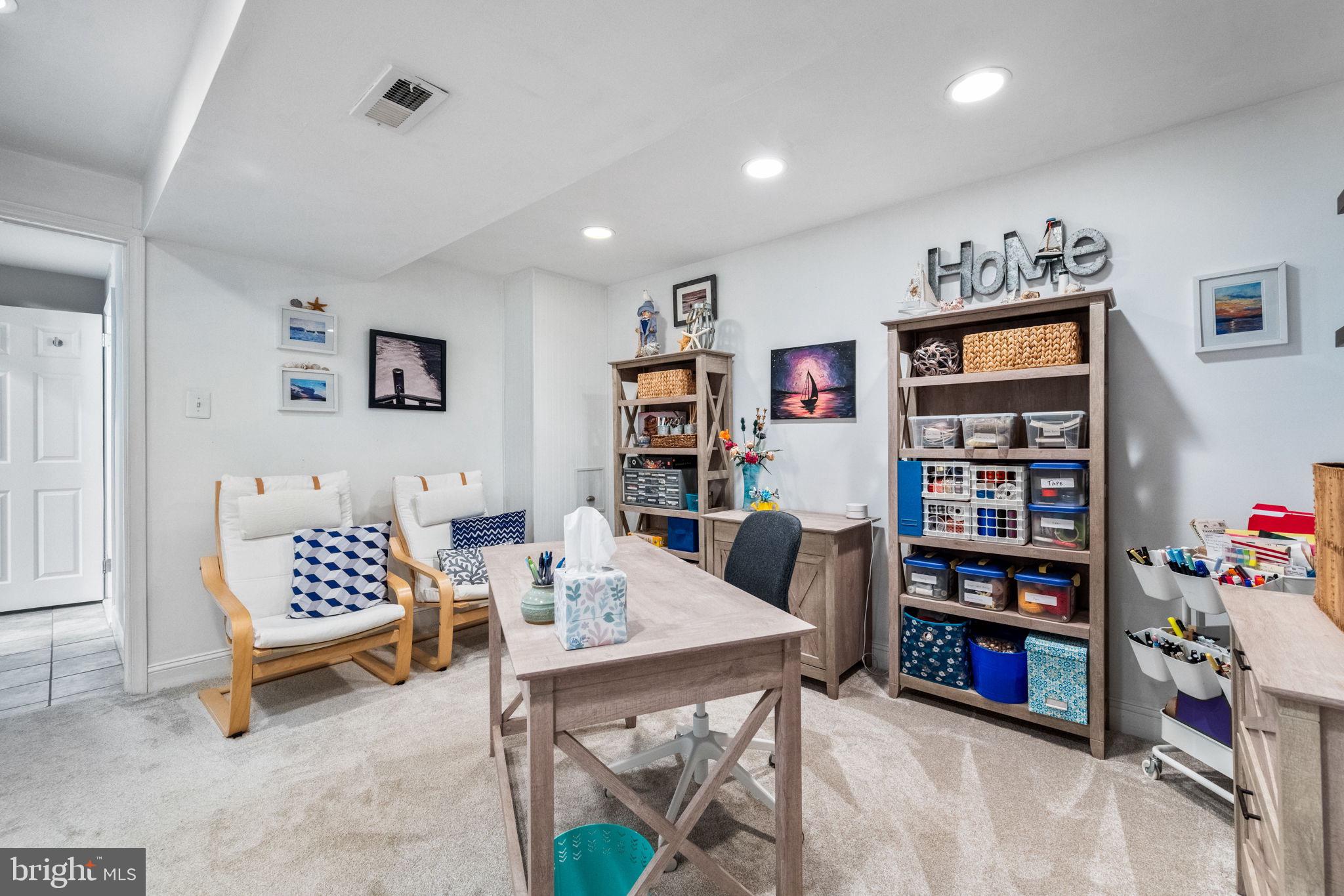 BROYHILL CREST - Residential