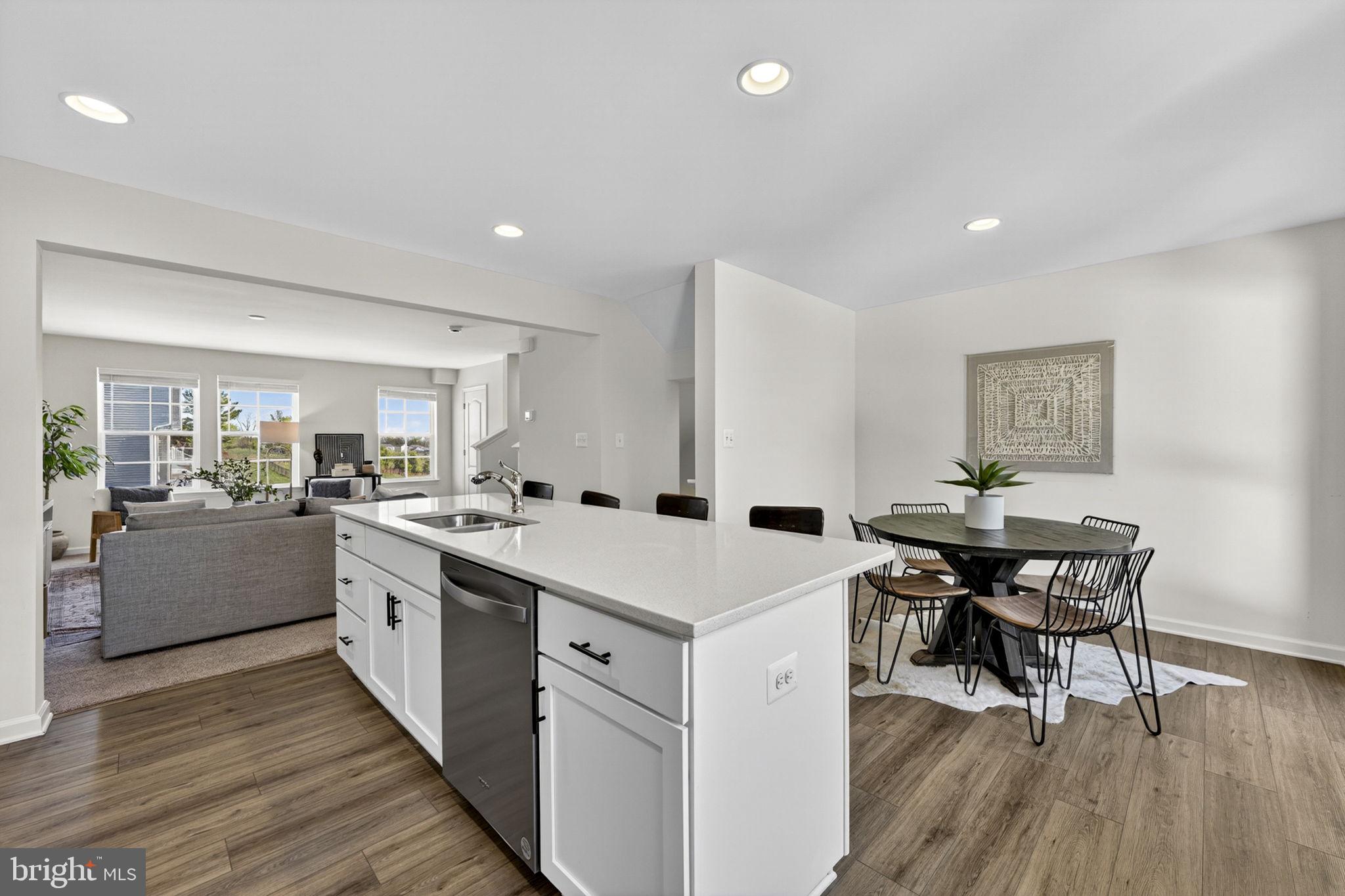 TOWNES AT TATE MANOR - Residential