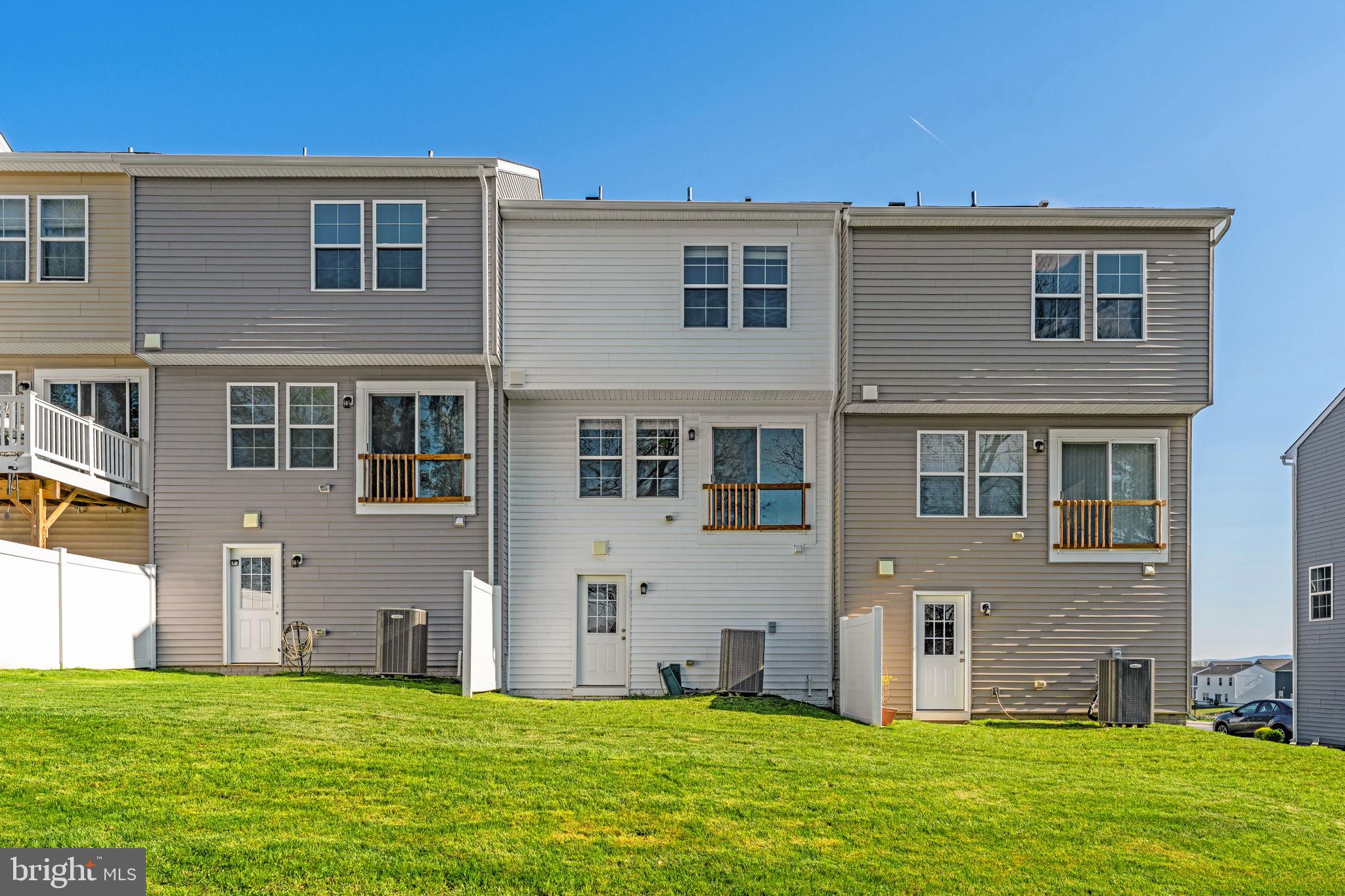 TOWNES AT TATE MANOR - Residential