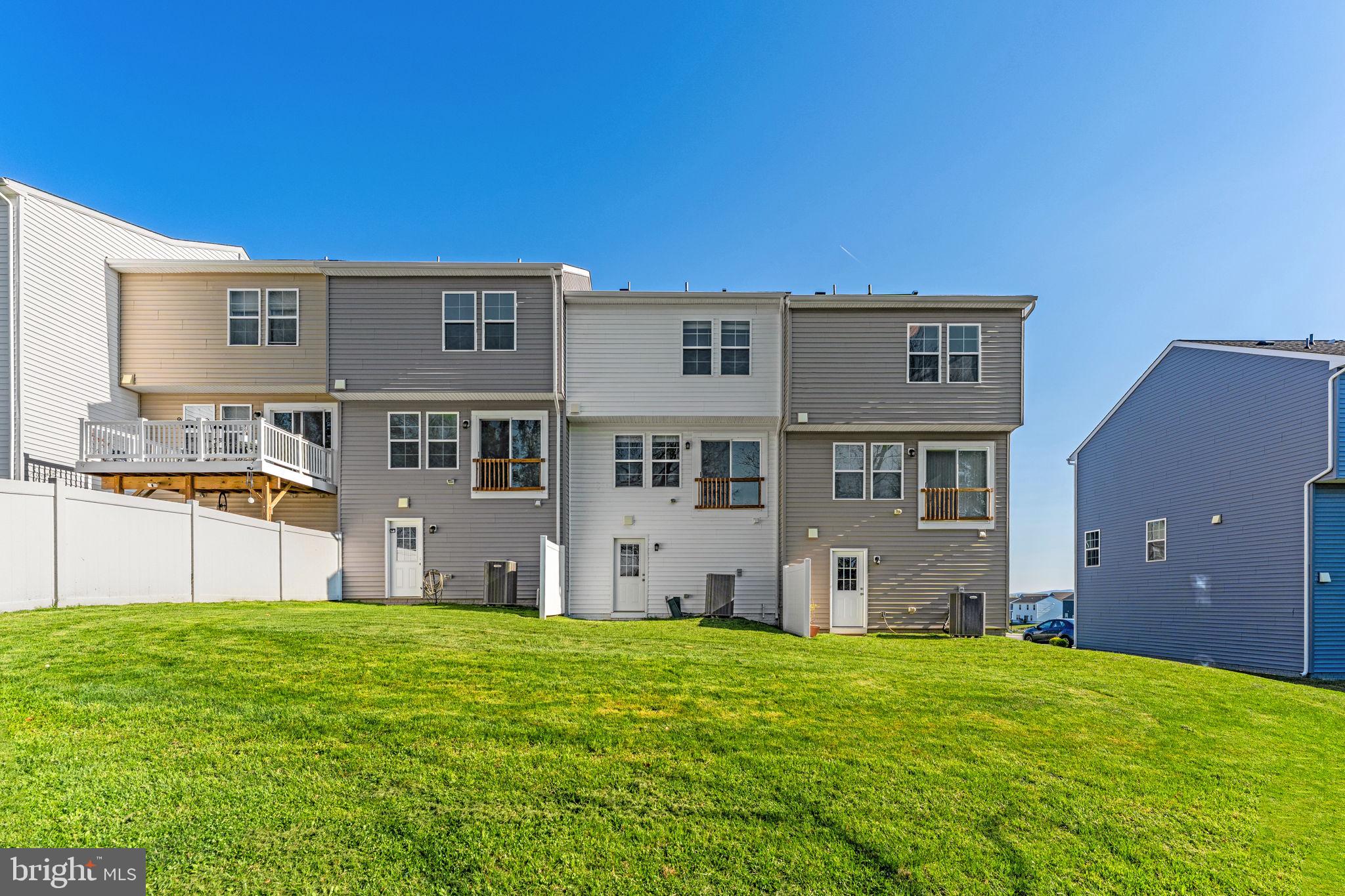 TOWNES AT TATE MANOR - Residential