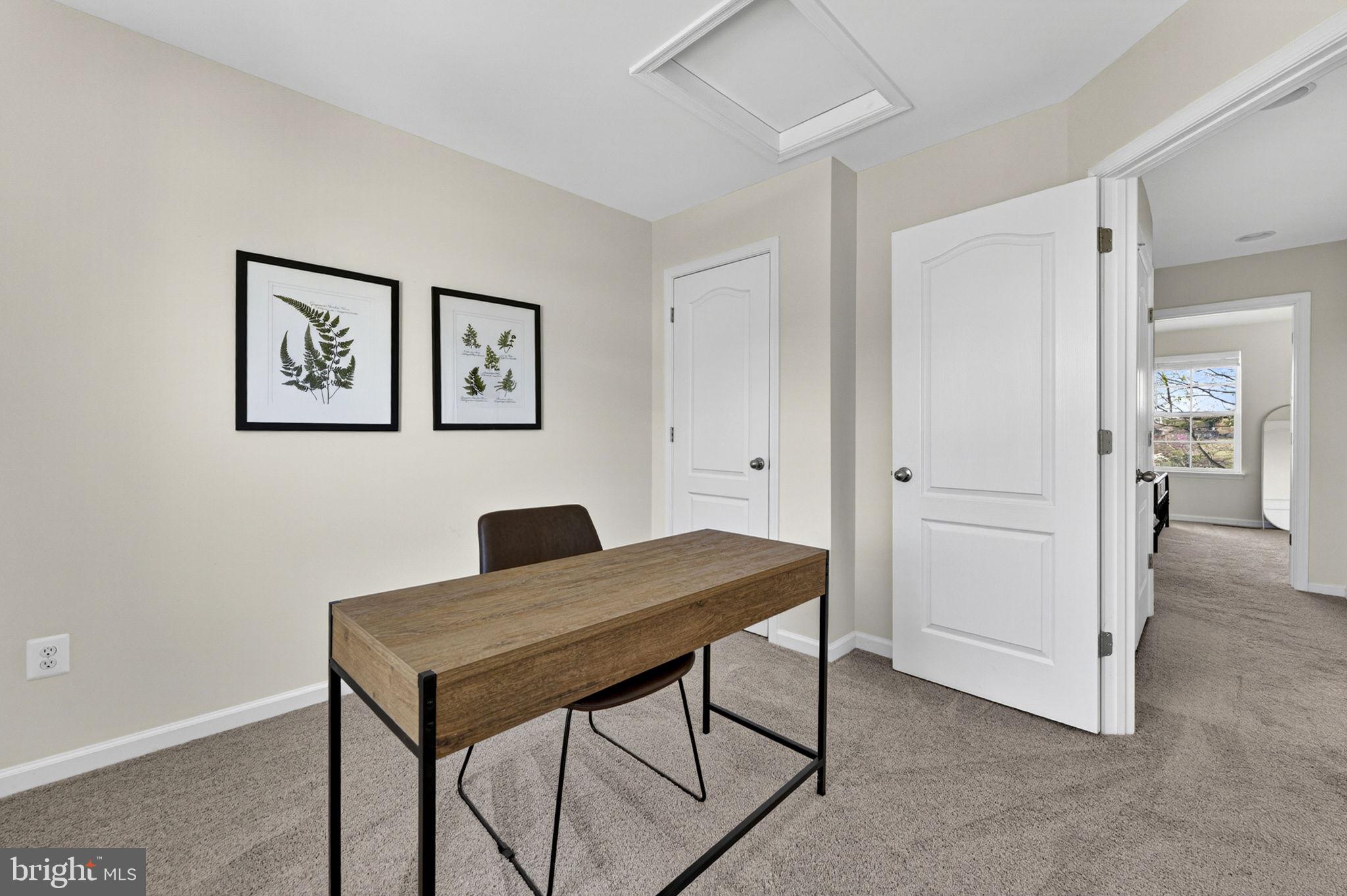 TOWNES AT TATE MANOR - Residential